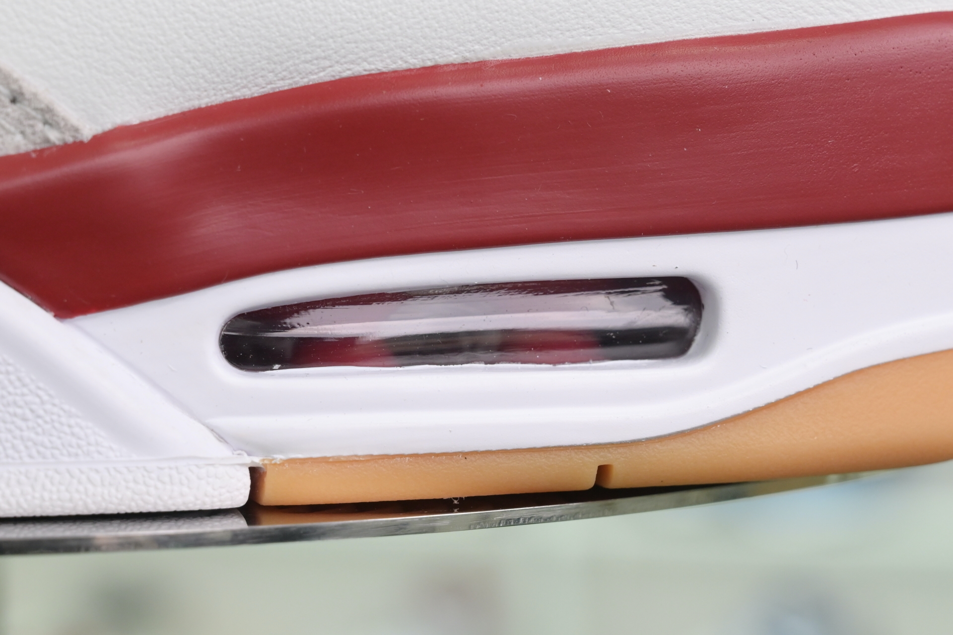 Nike SB x Jordan Air Jordan4“Varsity Red”