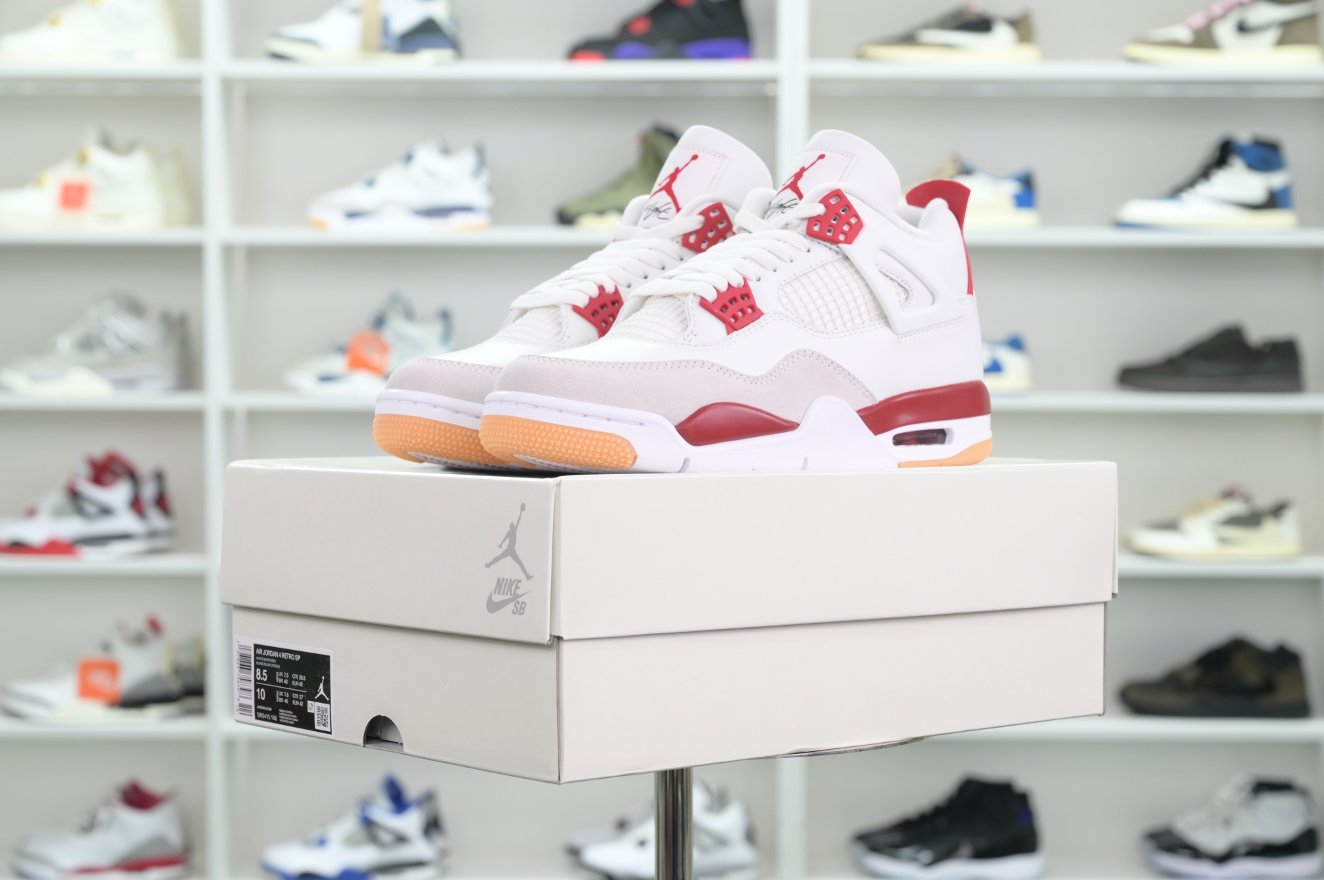 Nike SB x Jordan Air Jordan4“Varsity Red”