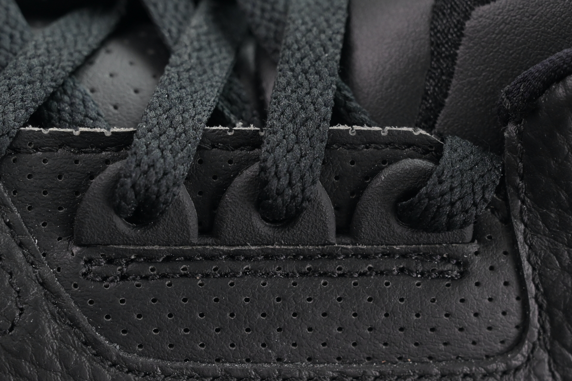 Fragment Design x Jordan Air Jordan 3“Black/ White”  DA3595-001