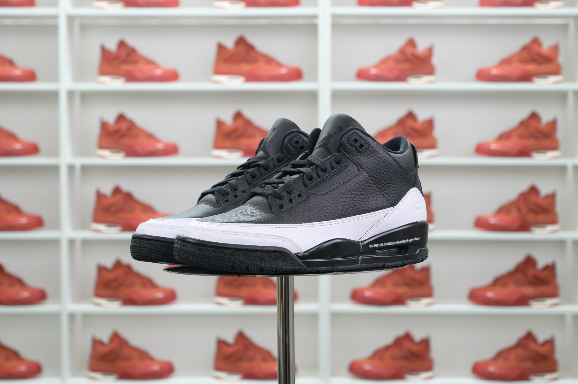 Fragment Design x Jordan Air Jordan 3“Black/ White”  DA3595-001