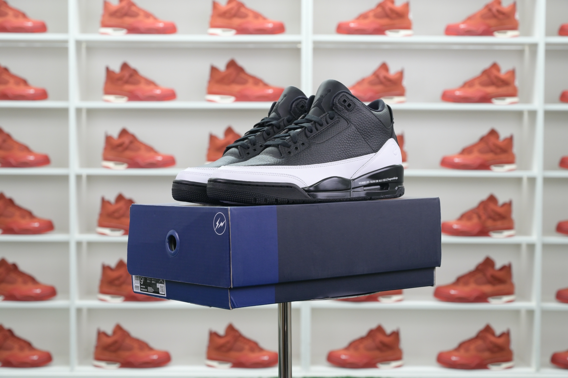 Fragment Design x Jordan Air Jordan 3“Black/ White”  DA3595-001