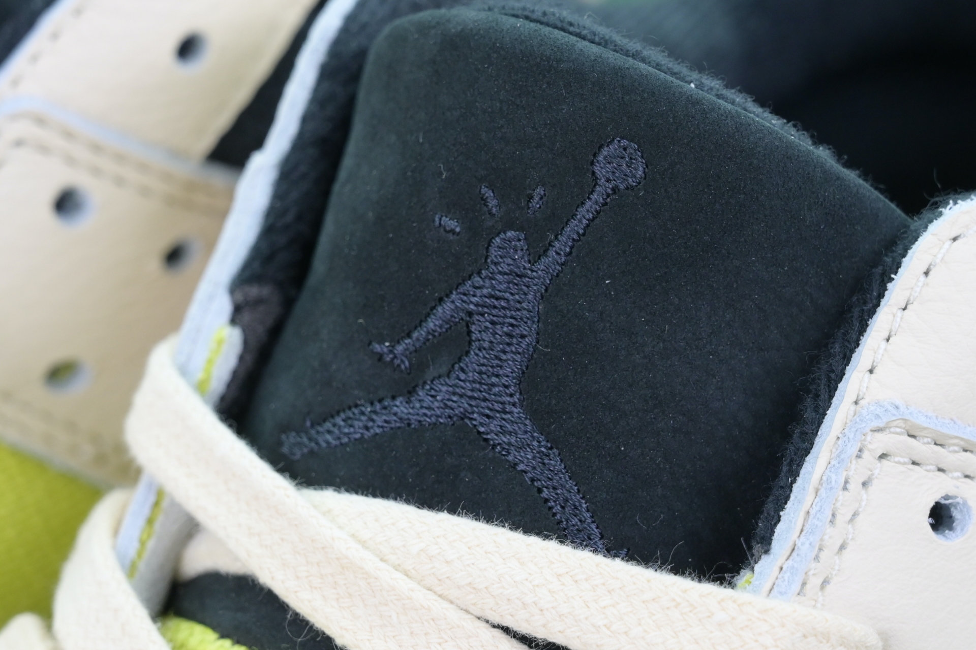 Travis Scottx Jordan Jumpman Jack TR“Bright Cactus”  FZ8117-102