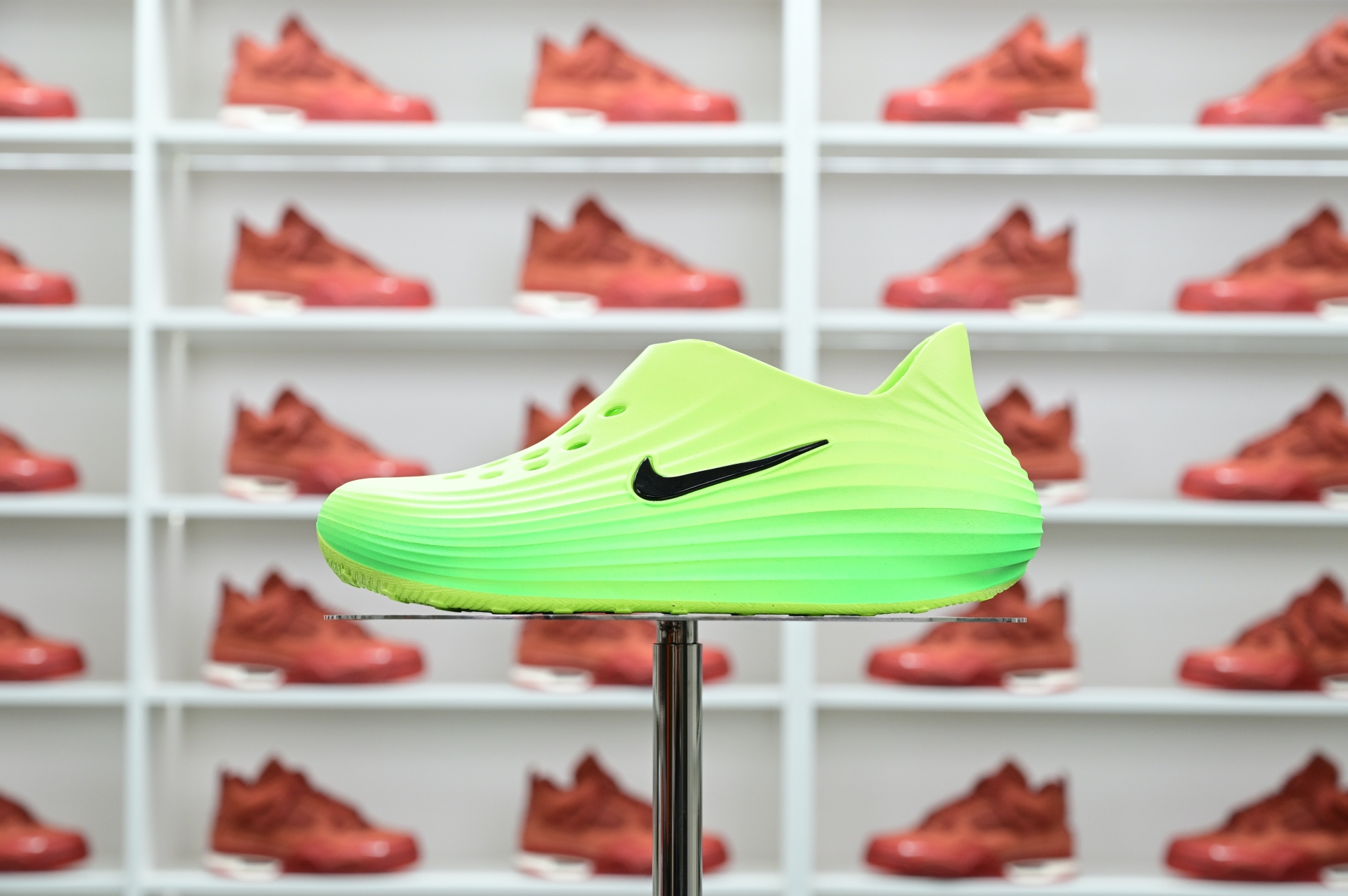 Nike ReactX Rejuven8 Green Strike  HV5060-300