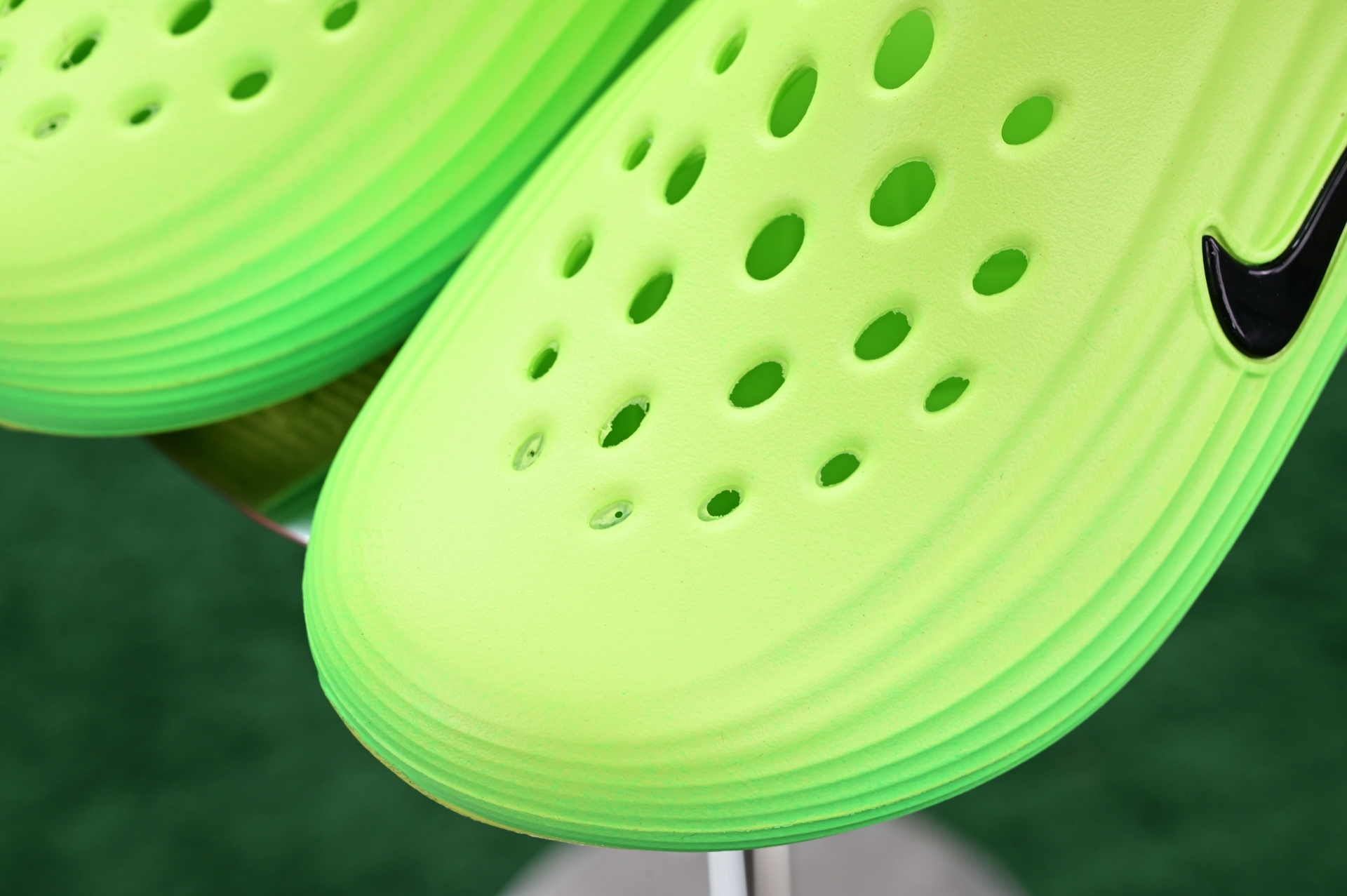 Nike ReactX Rejuven8 Green Strike  HV5060-300