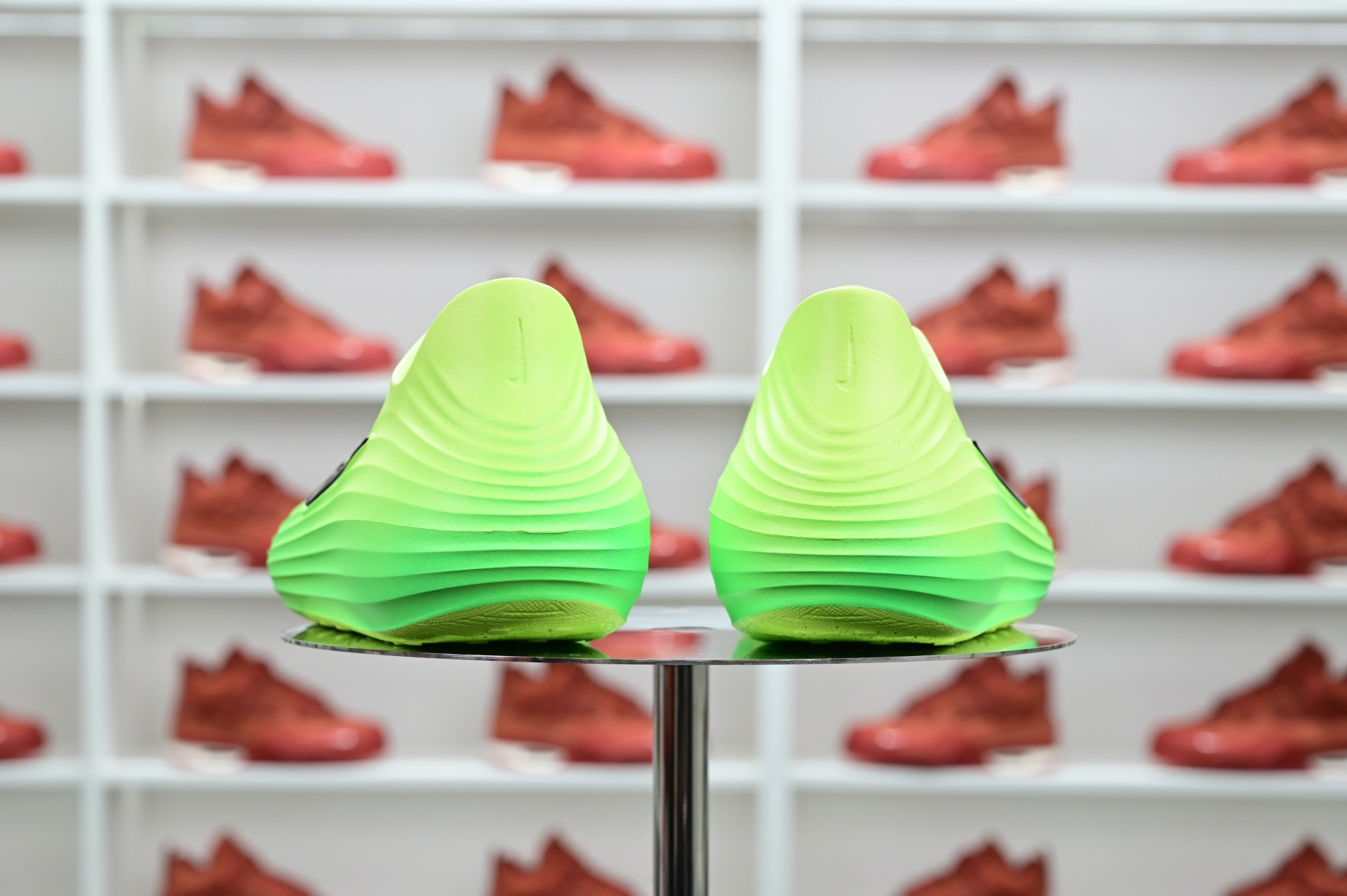 Nike ReactX Rejuven8 Green Strike  HV5060-300