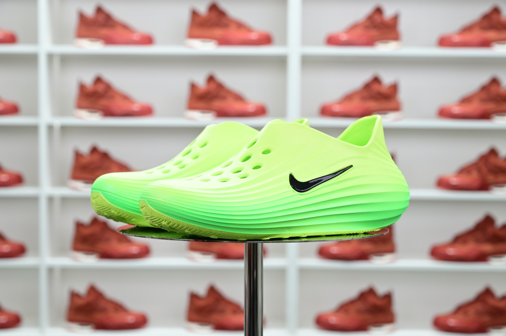 Nike ReactX Rejuven8 Green Strike  HV5060-300