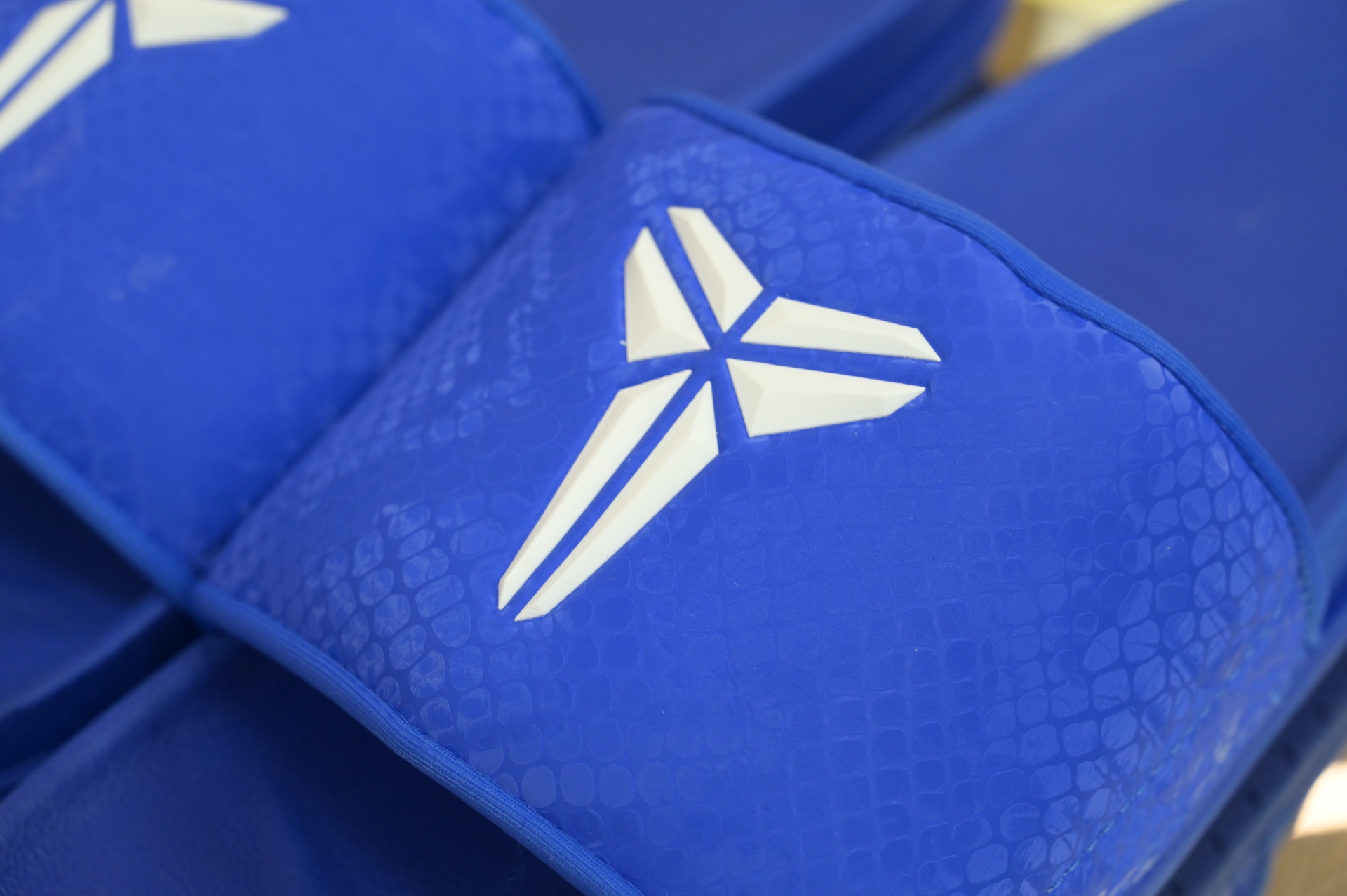 Nike Kobe Offcourt Slides  IP2870-400