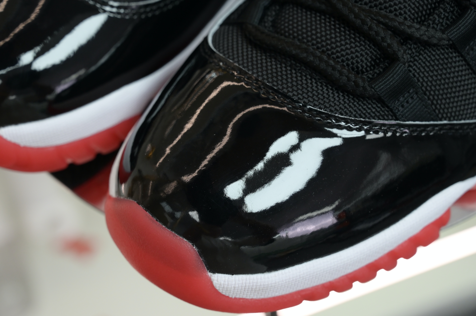 Air Jordan 11 Low“Bred” FV5104-006