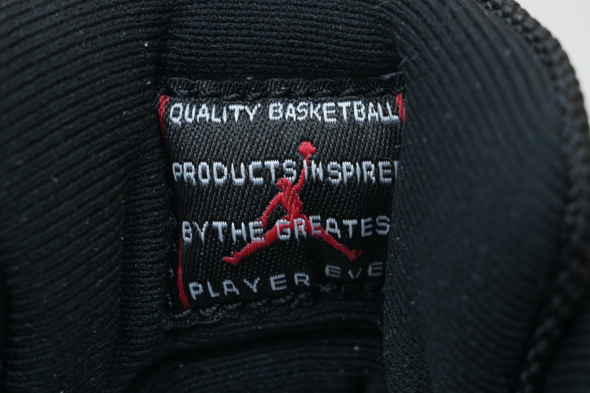 Air Jordan 11 Low“Bred” FV5104-006