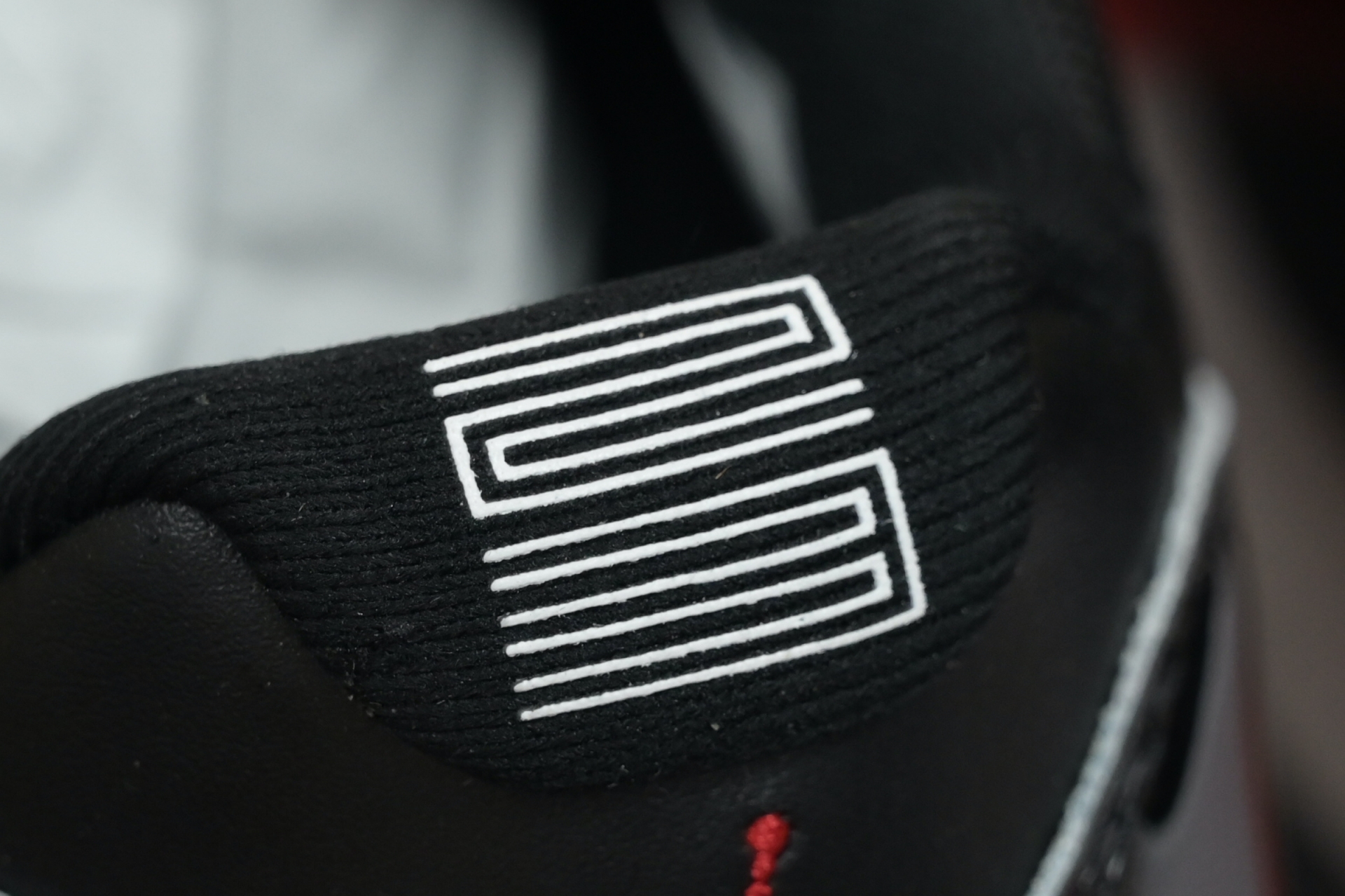 Air Jordan 11 Low“Bred” FV5104-006