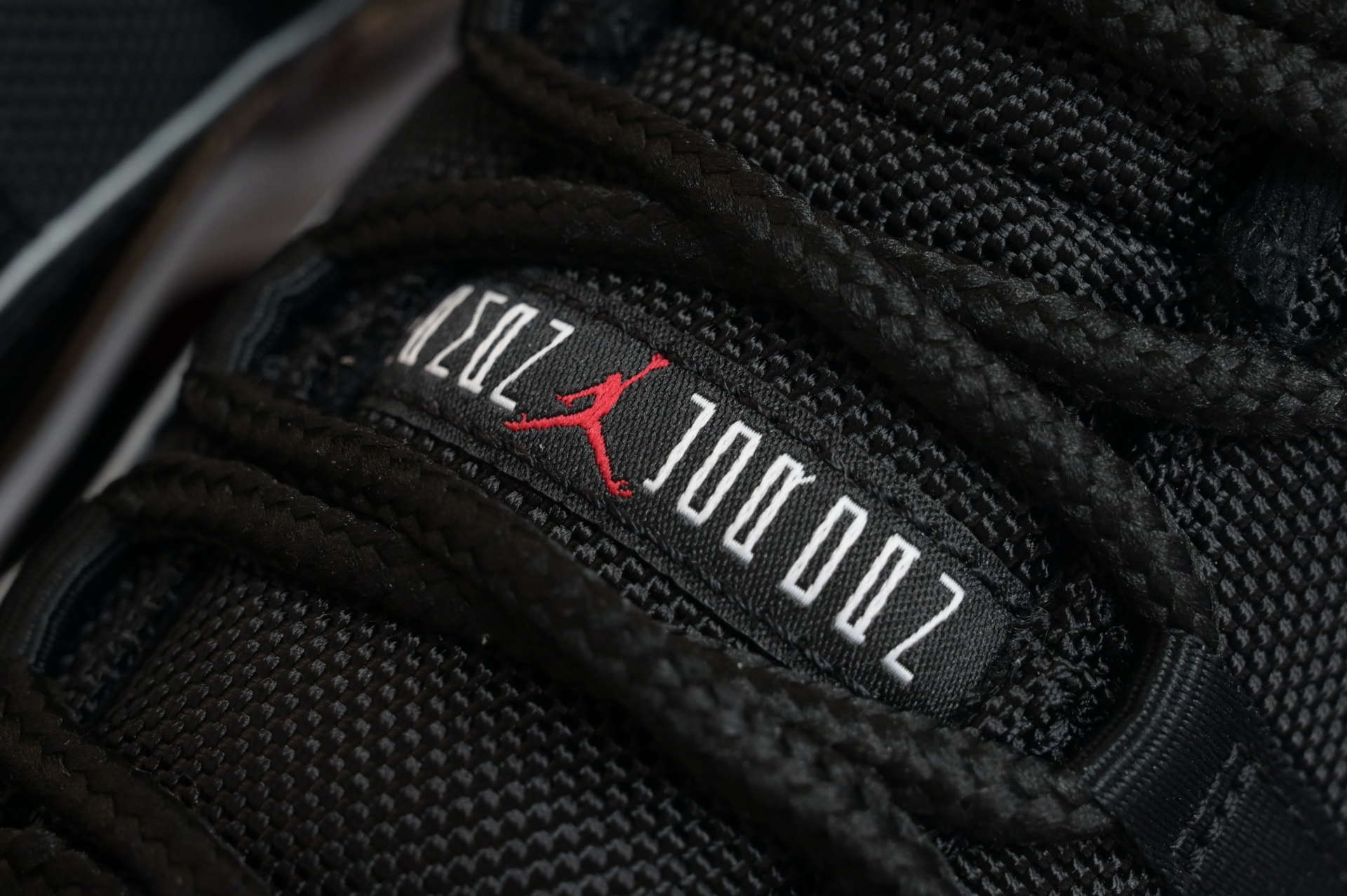Air Jordan 11 Low“Bred” FV5104-006