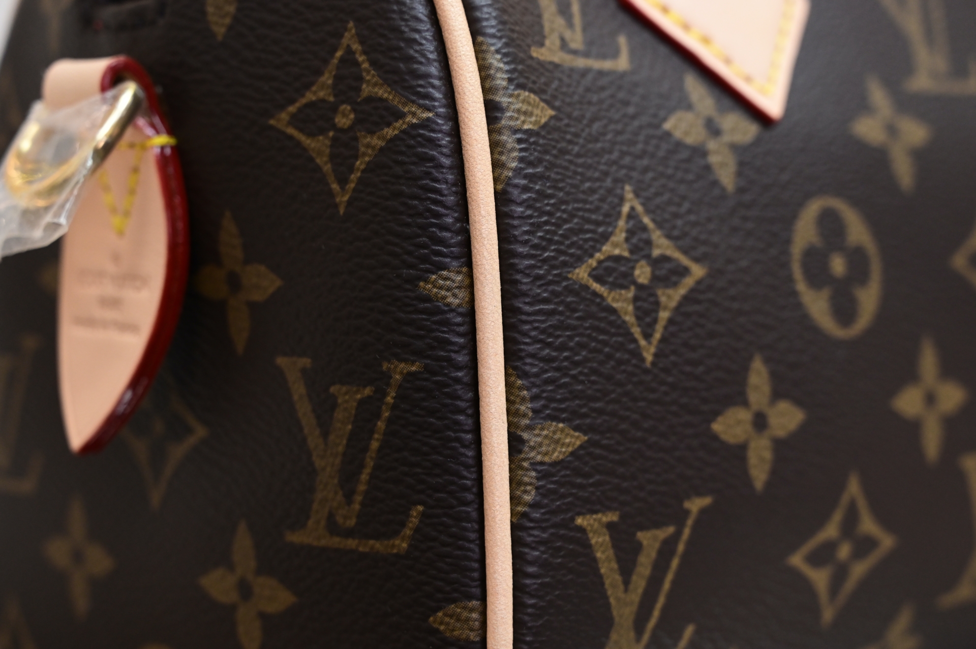 Louis Vuitton  LV