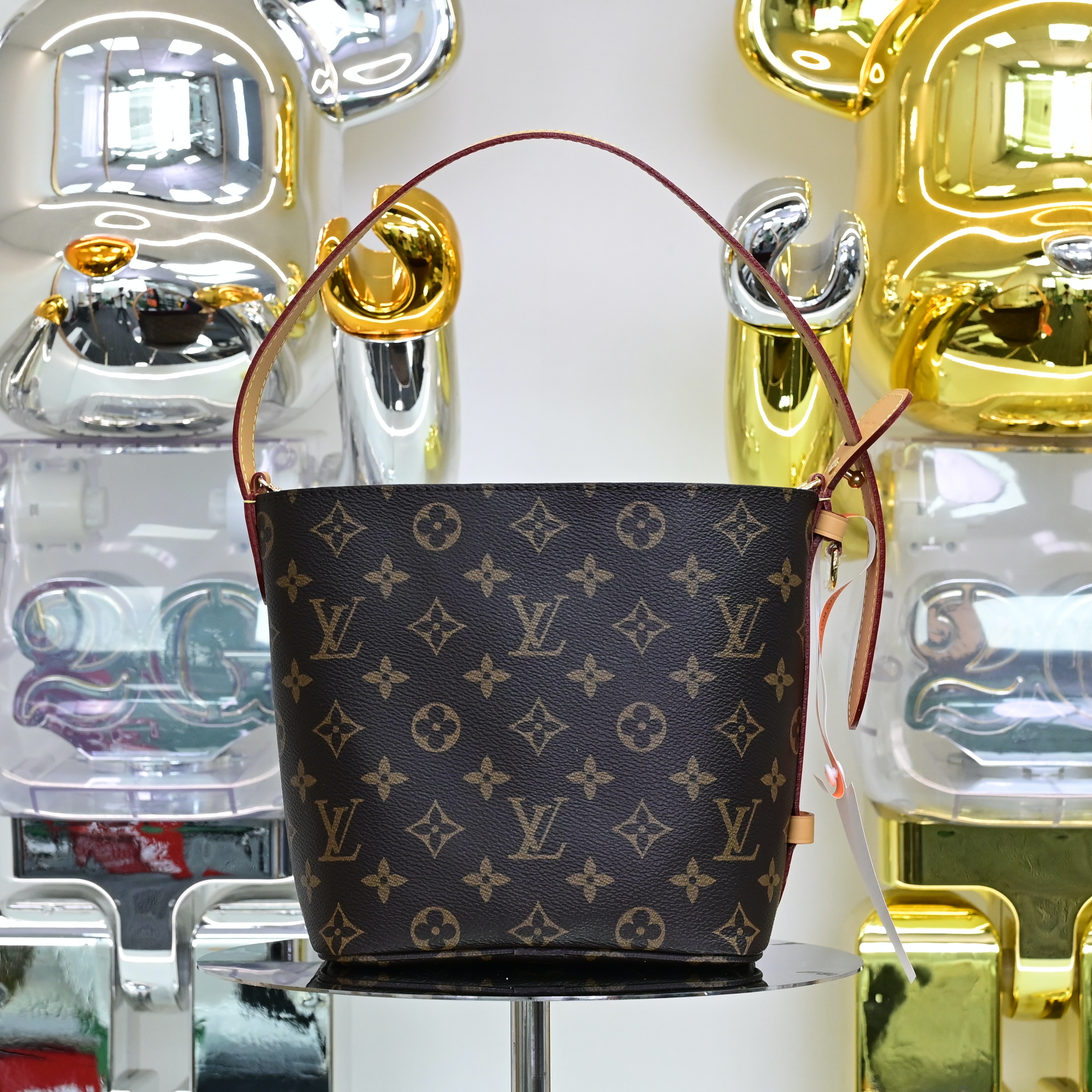 Louis Vuitton  LV