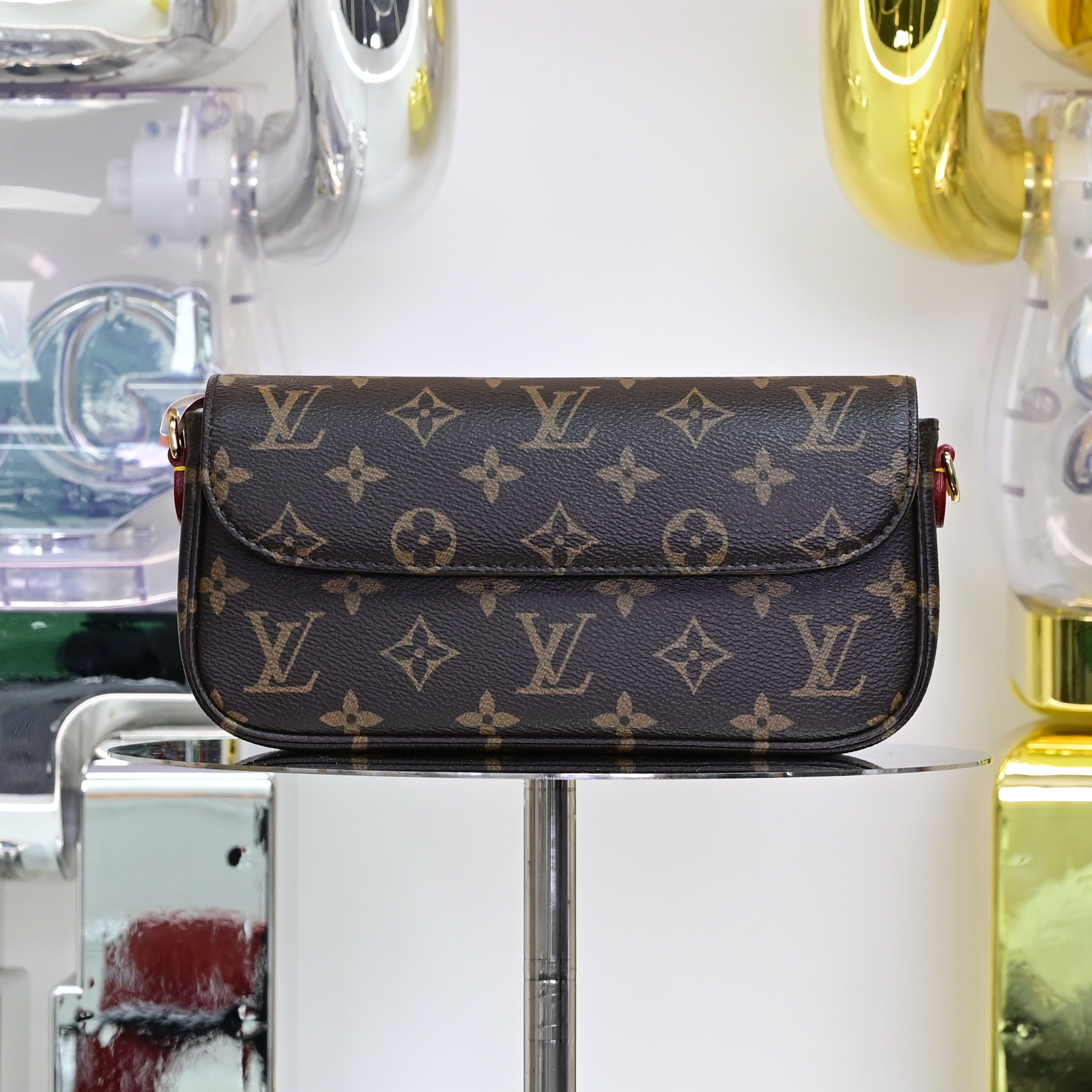 Louis Vuitton  LV