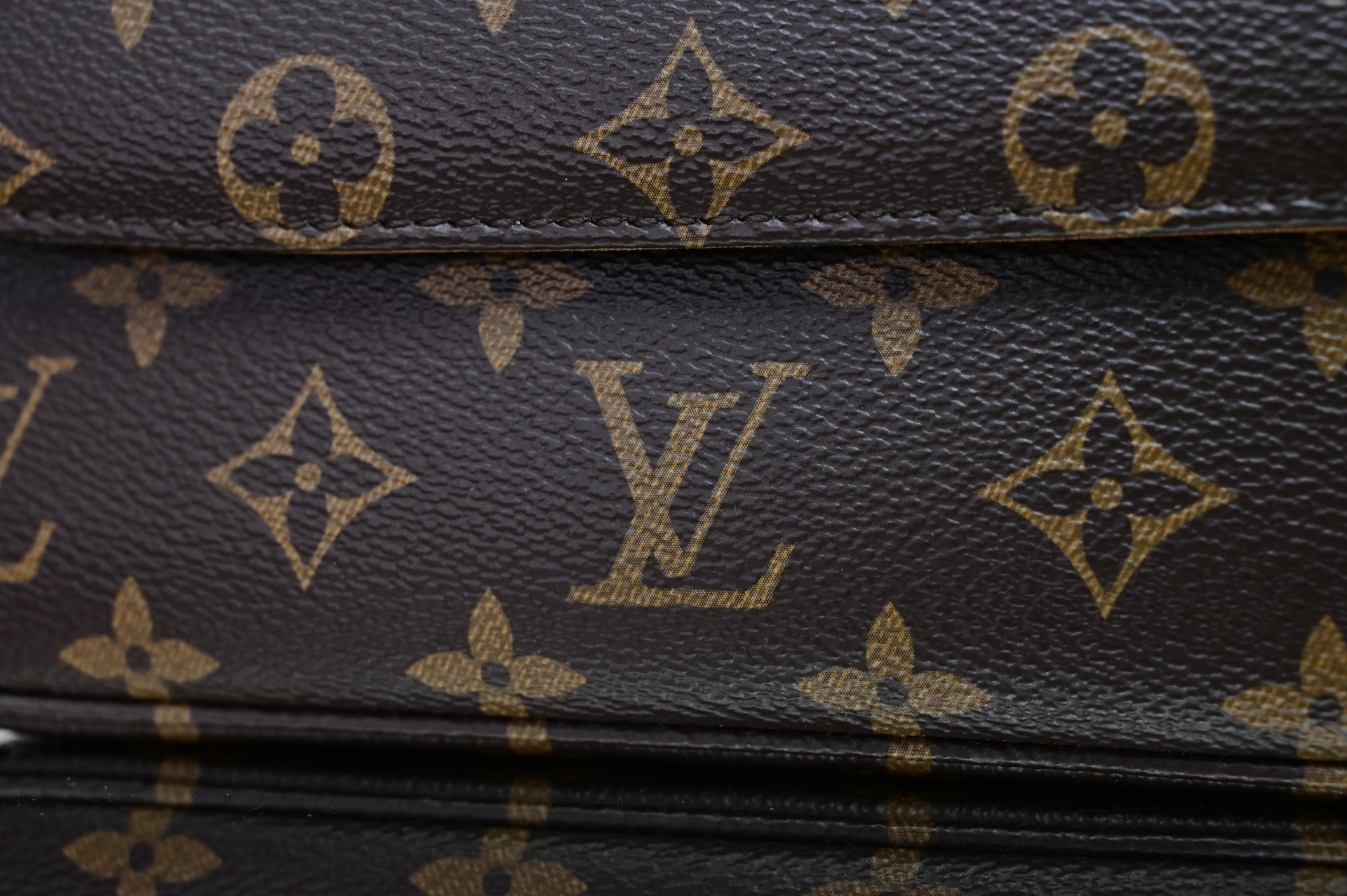 Louis Vuitton  LV