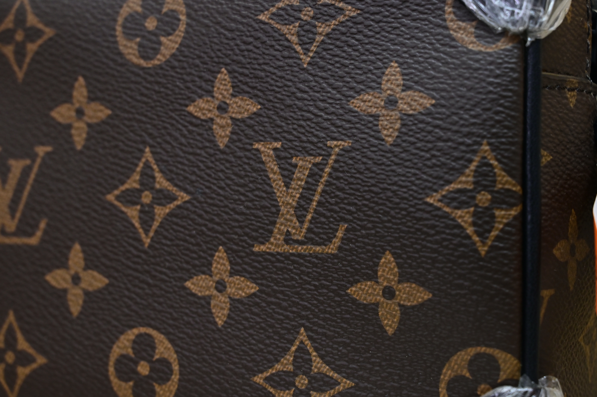 Louis Vuitton  LV