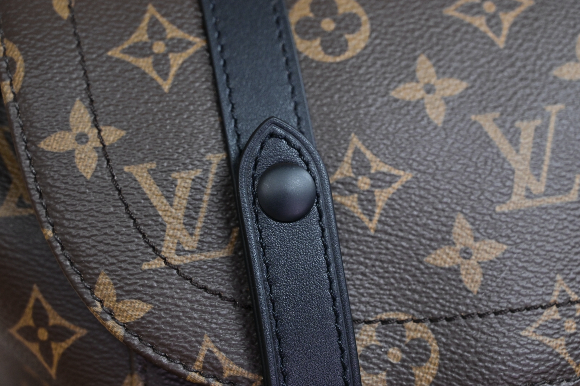 Louis Vuitton  LV