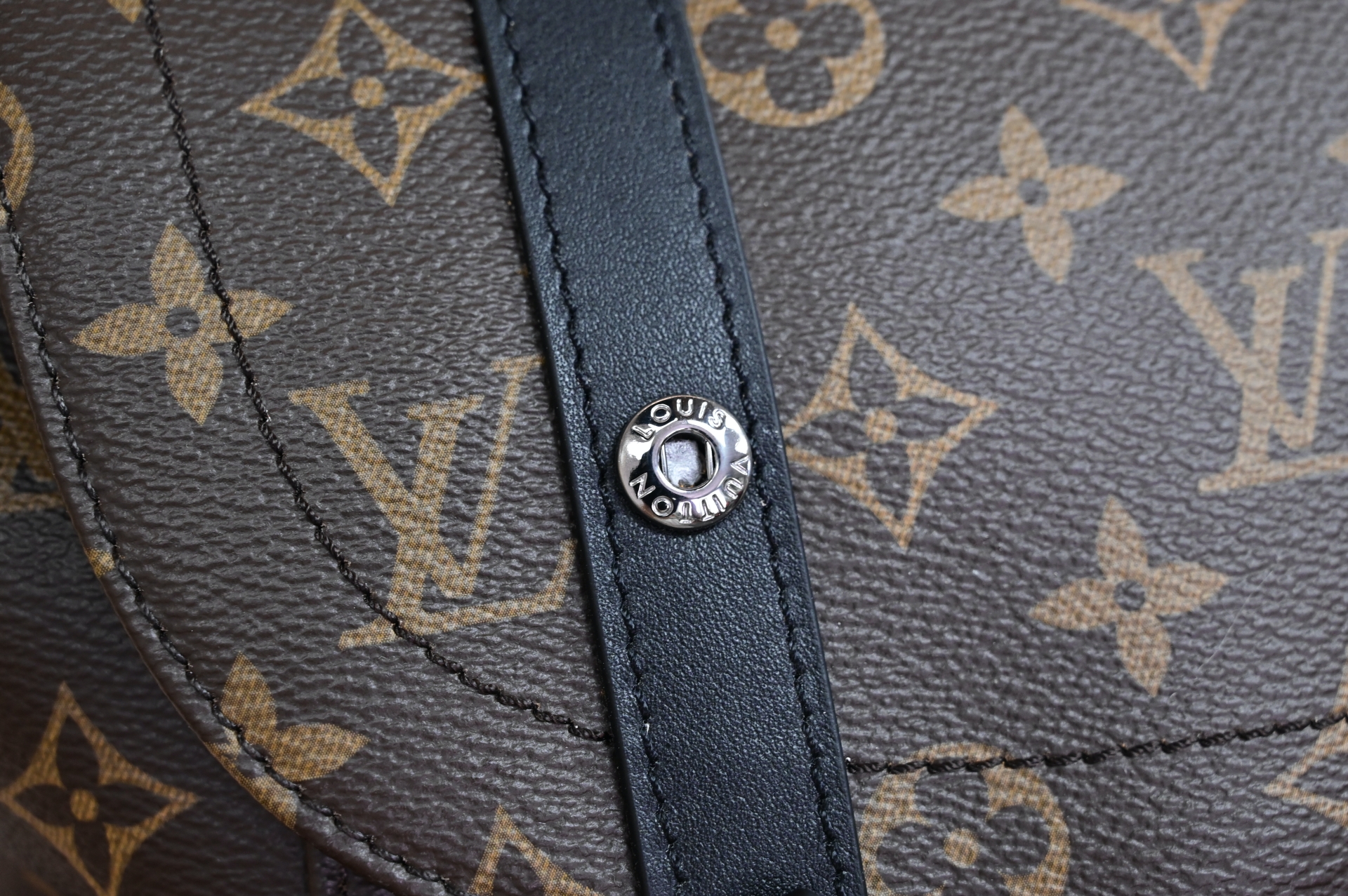 Louis Vuitton  LV