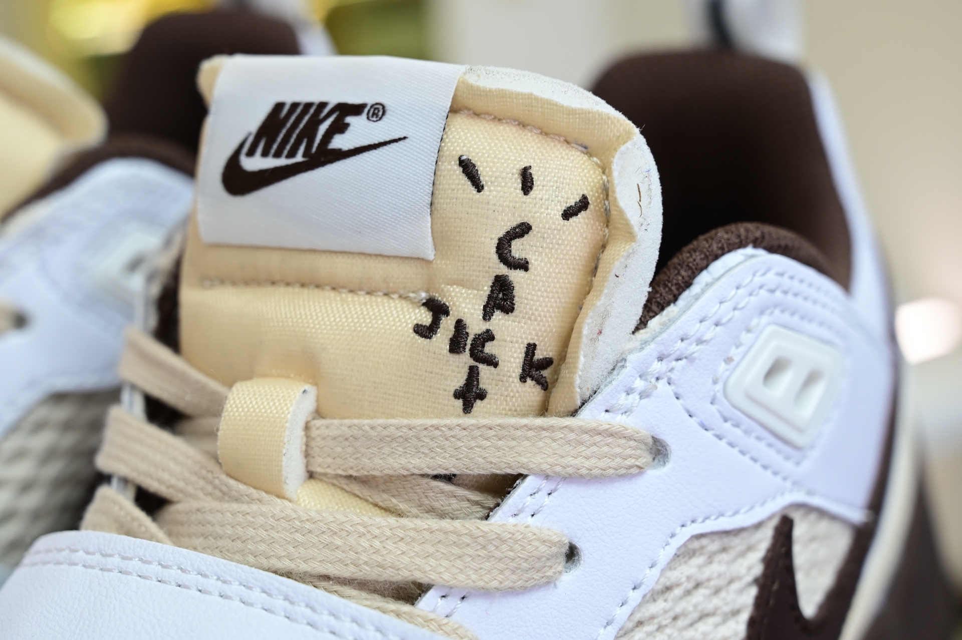 Travis Scott x Nike ZOOM Field JAXX“White/ Light Chocolate”HQ3073-100