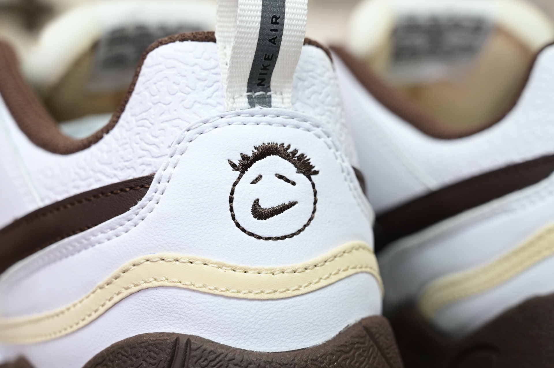 Travis Scott x Nike ZOOM Field JAXX“White/ Light Chocolate”HQ3073-100