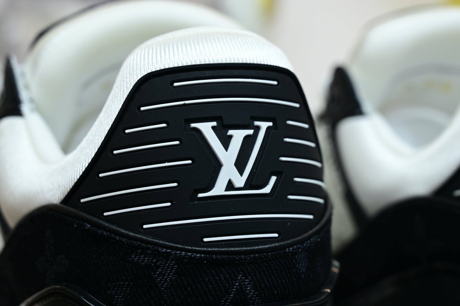 Louis Vuitton  LV   Trainer