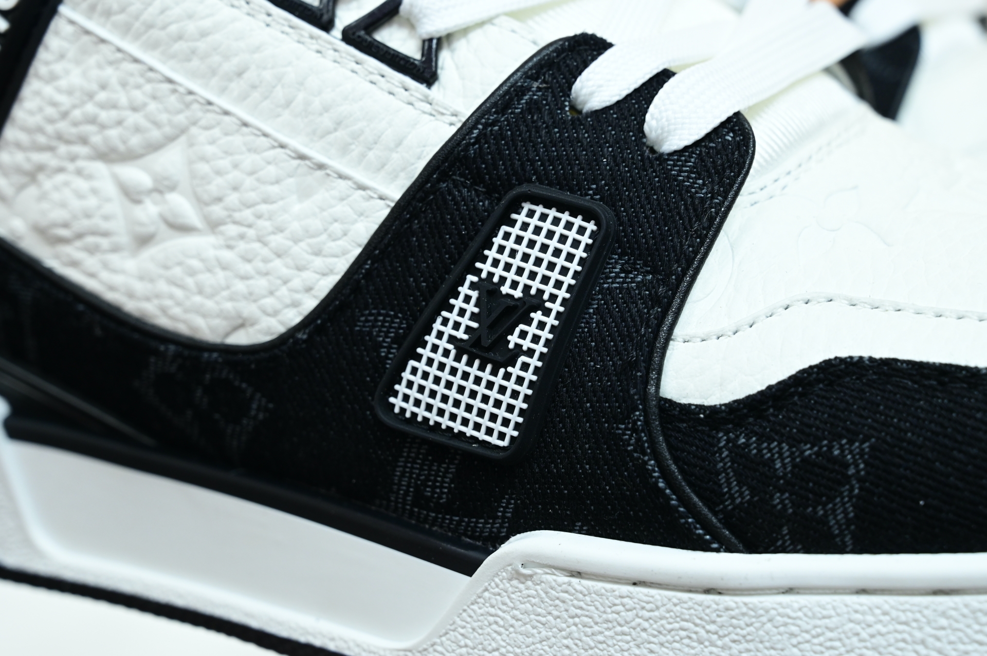 Louis Vuitton  LV   Trainer