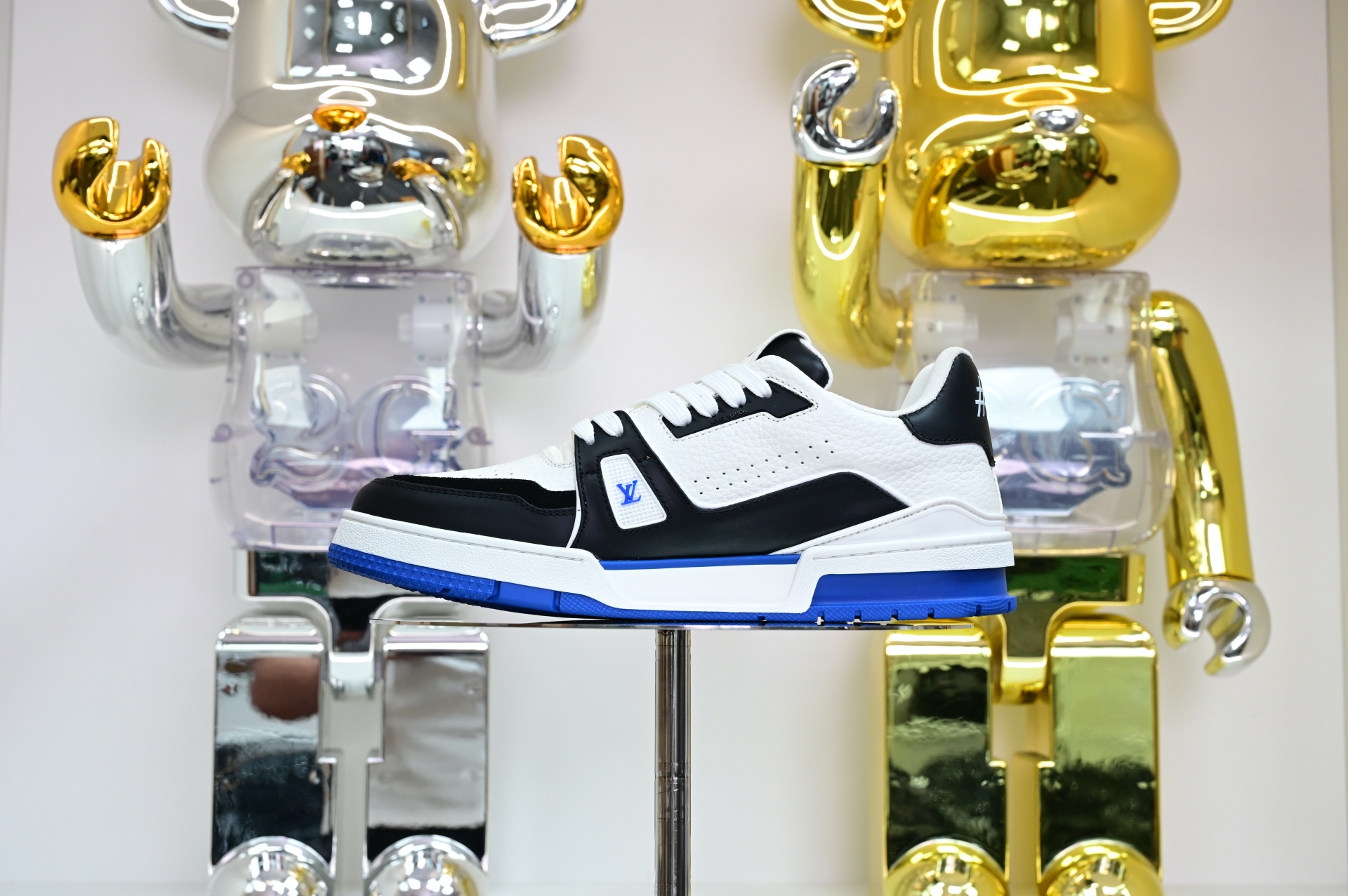 Louis Vuitton  LV   Trainer