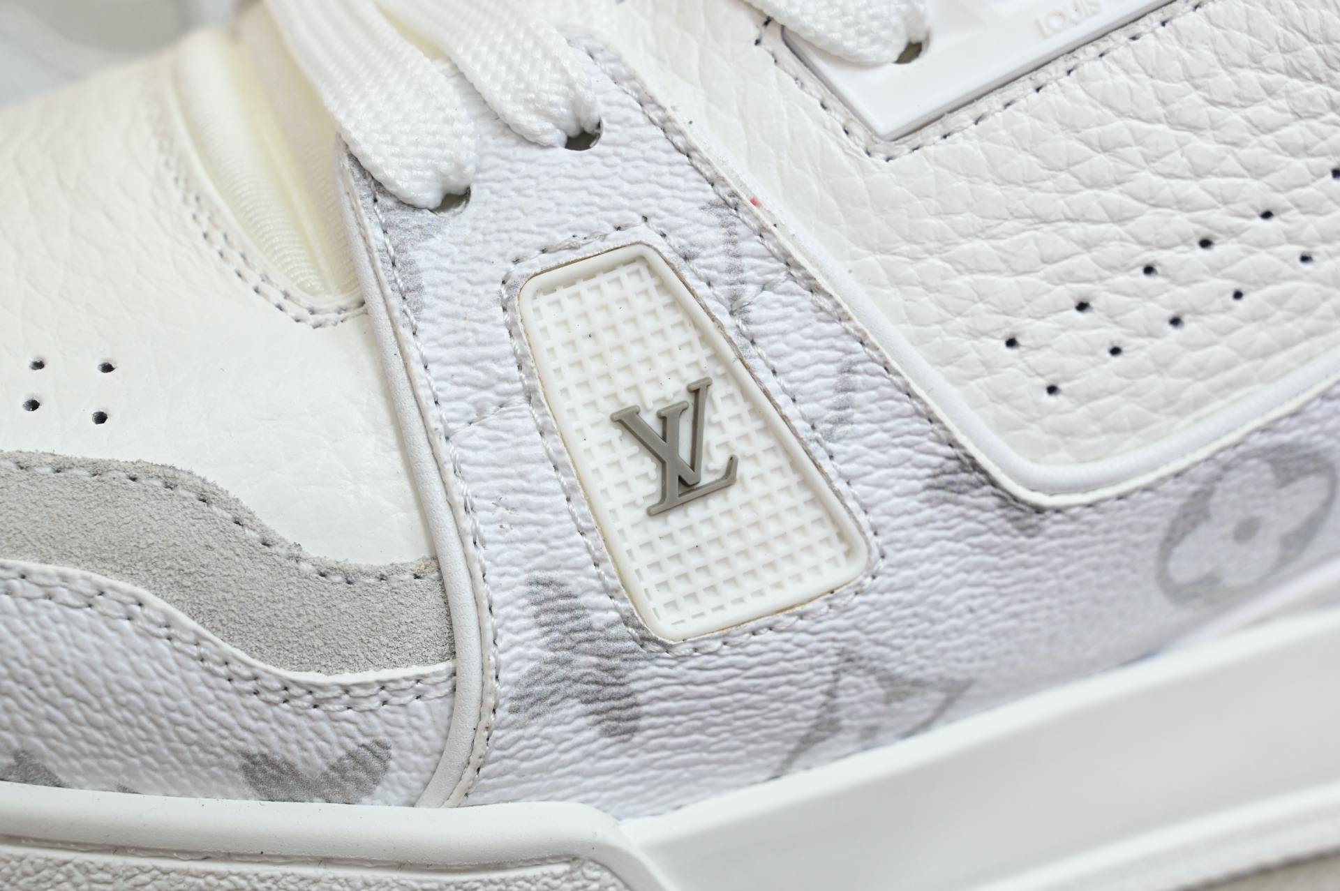 Louis Vuitton  LV  Trainer