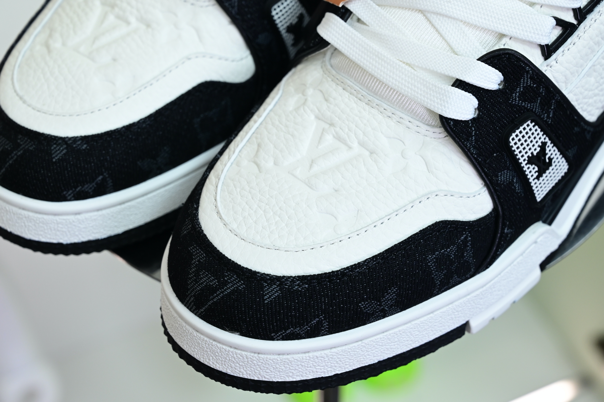 Louis Vuitton  LV   Trainer