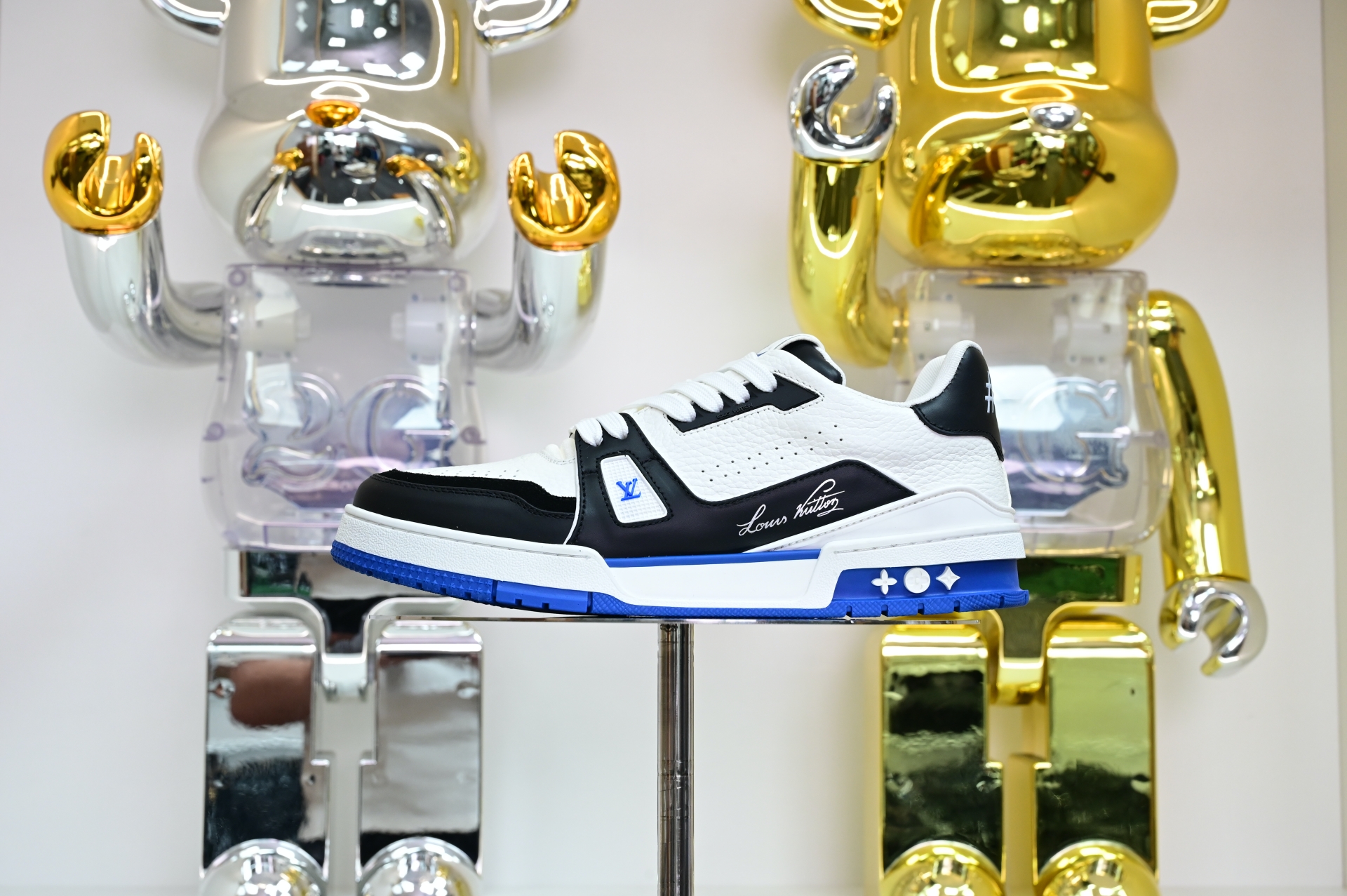 Louis Vuitton  LV   Trainer