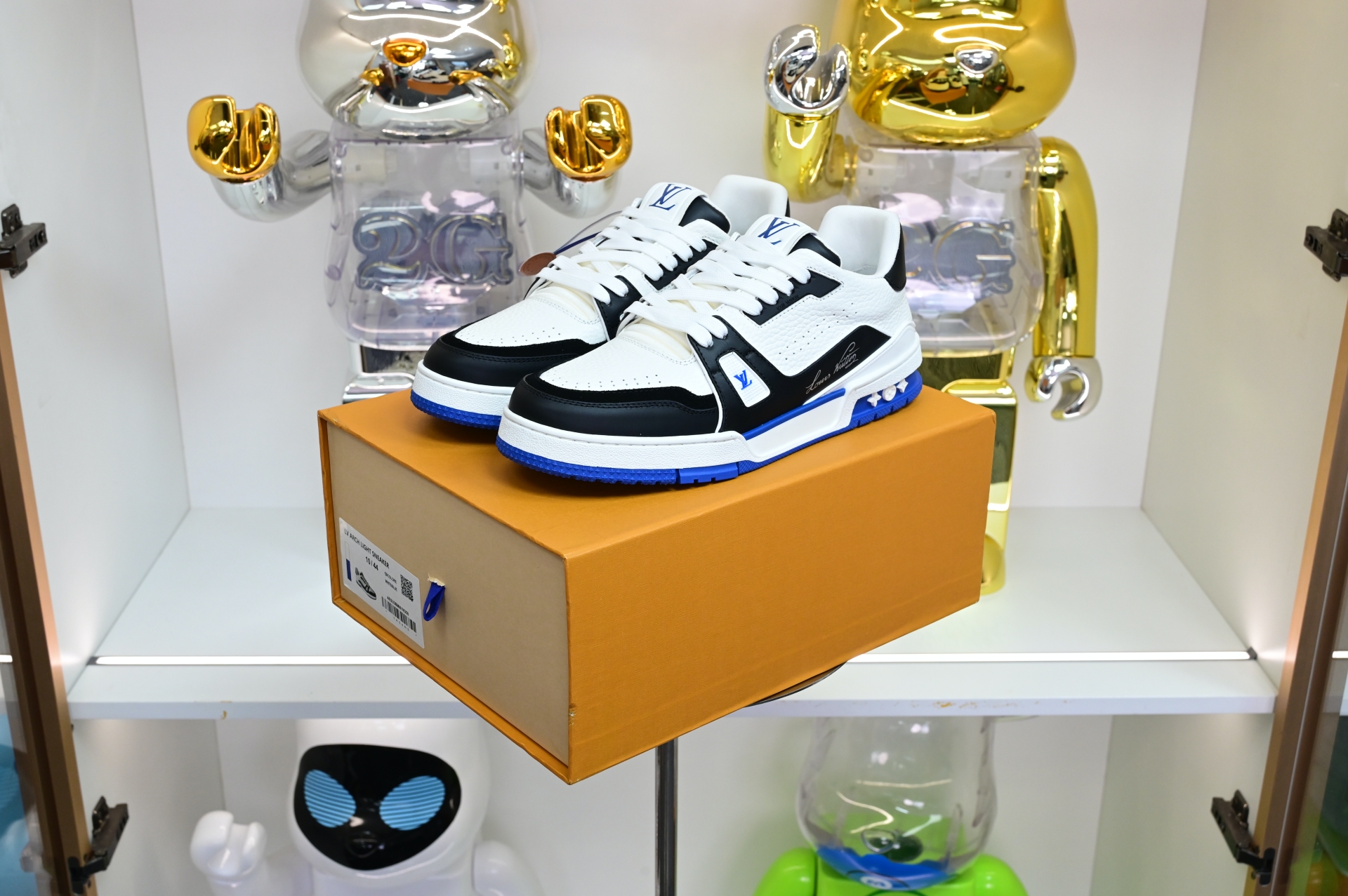 Louis Vuitton  LV   Trainer