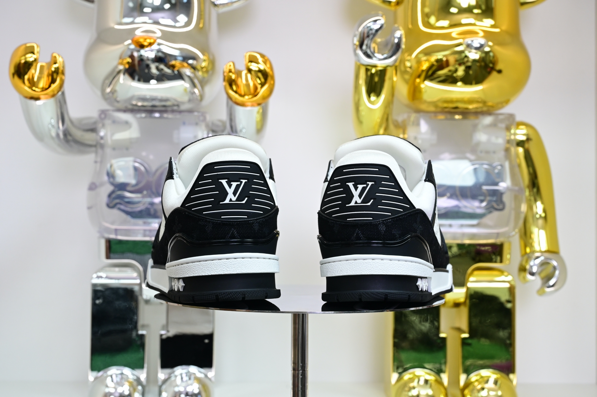 Louis Vuitton  LV   Trainer