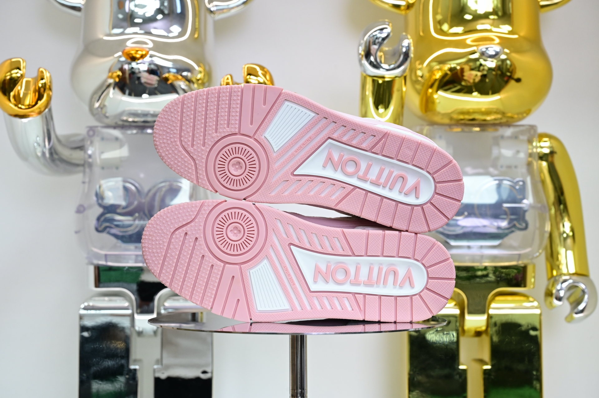 Louis Vuitton  LV   Trainer