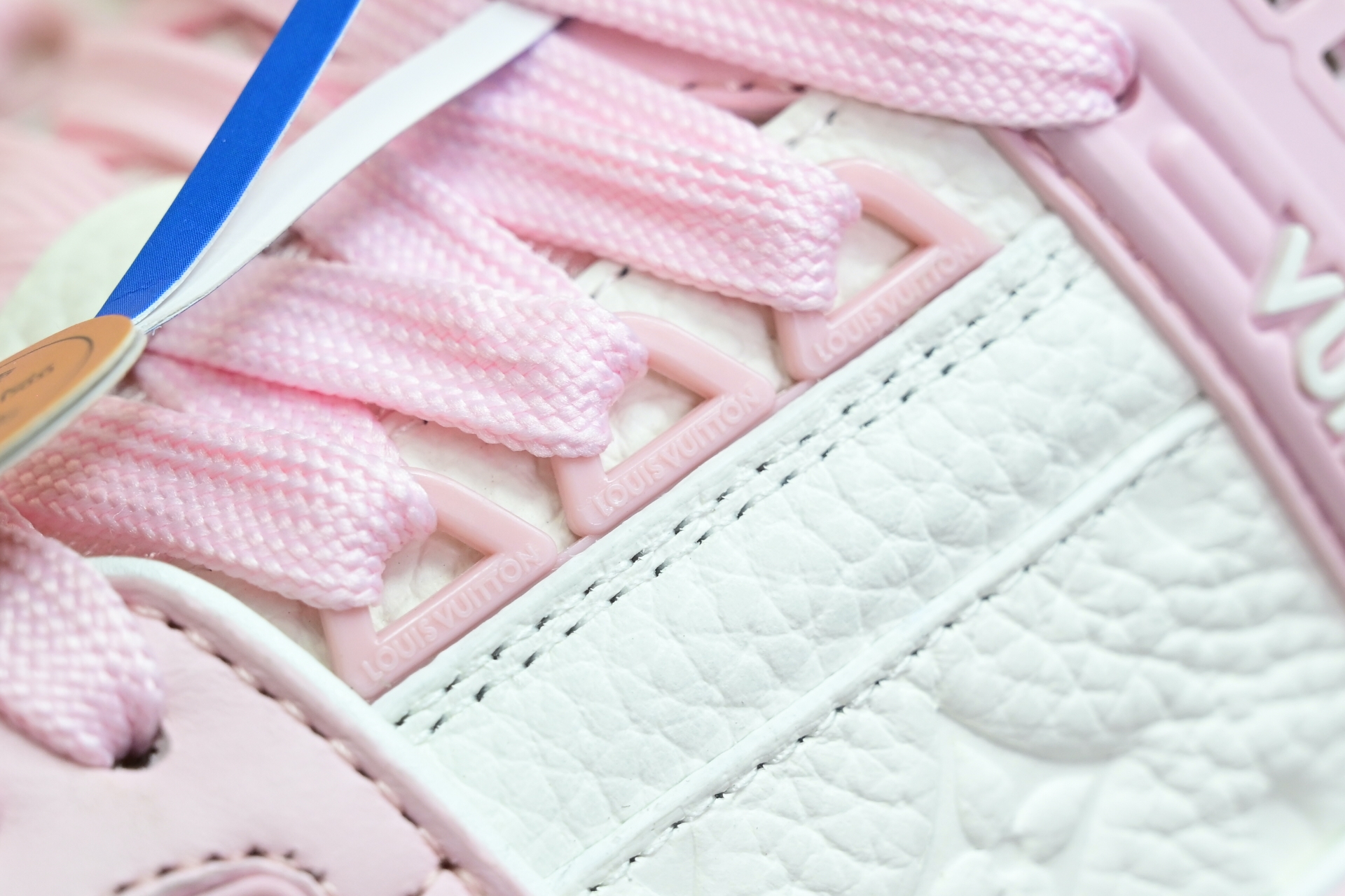 Louis Vuitton  LV   Trainer