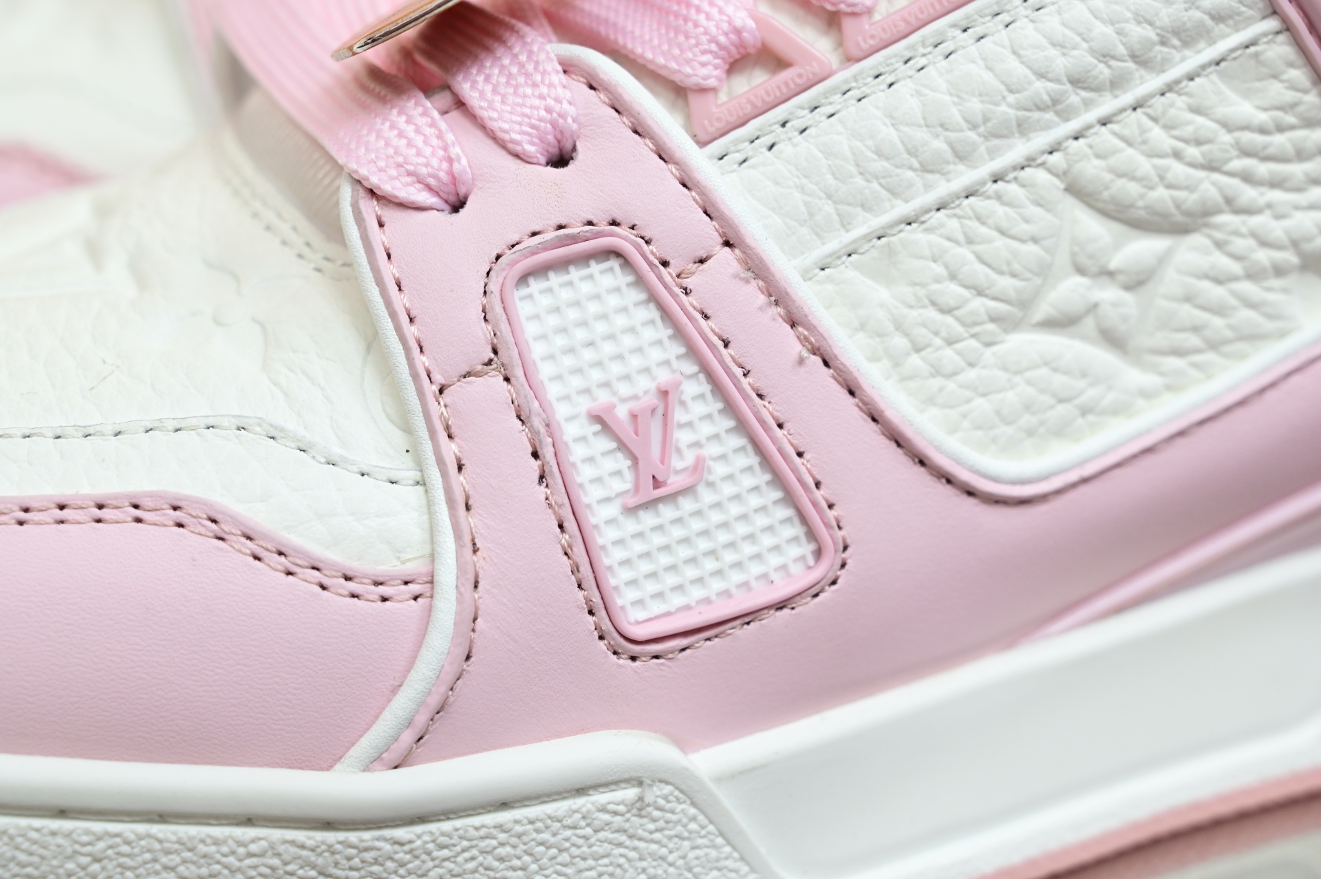 Louis Vuitton  LV   Trainer