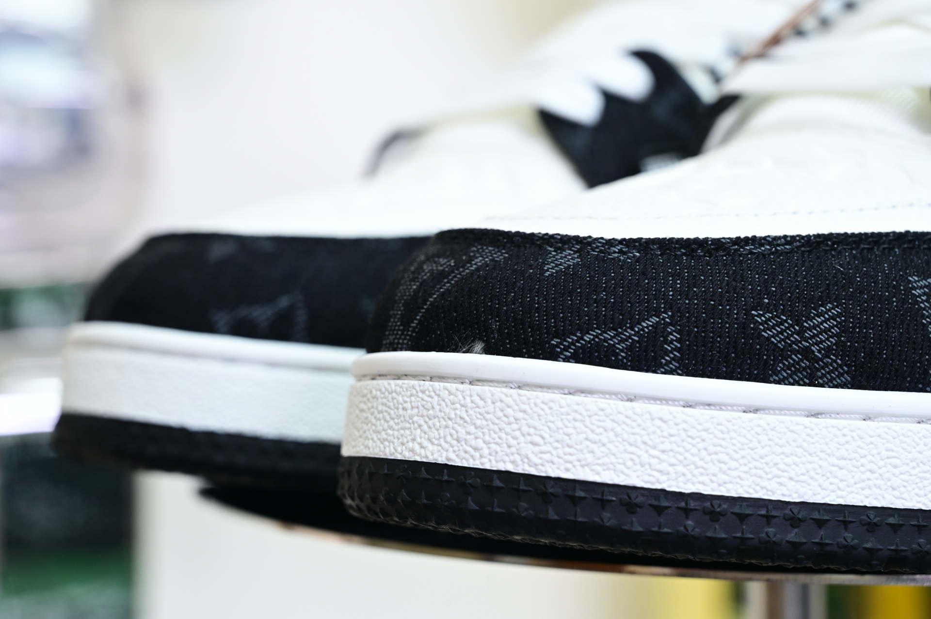 Louis Vuitton  LV   Trainer