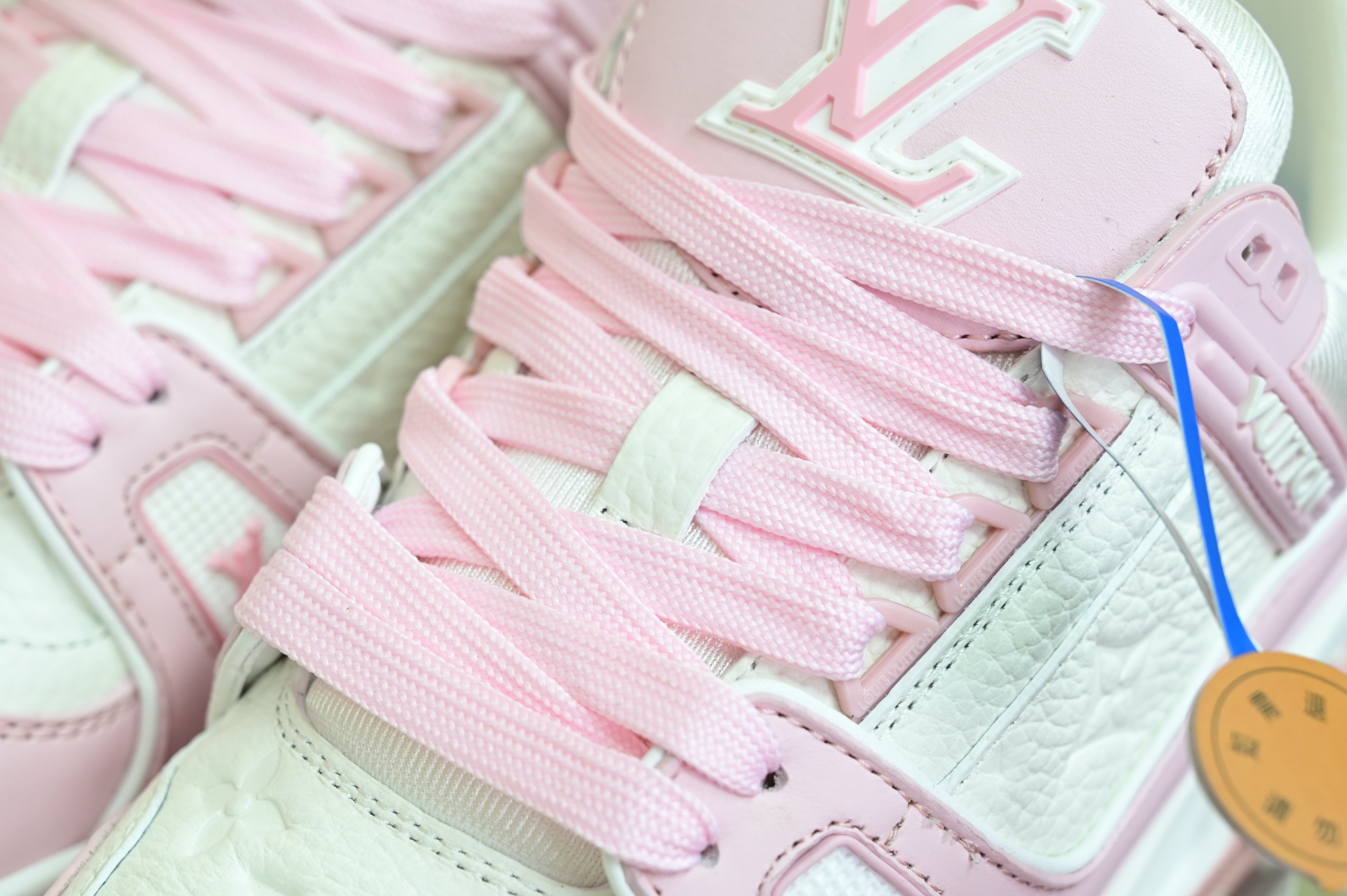 Louis Vuitton  LV   Trainer