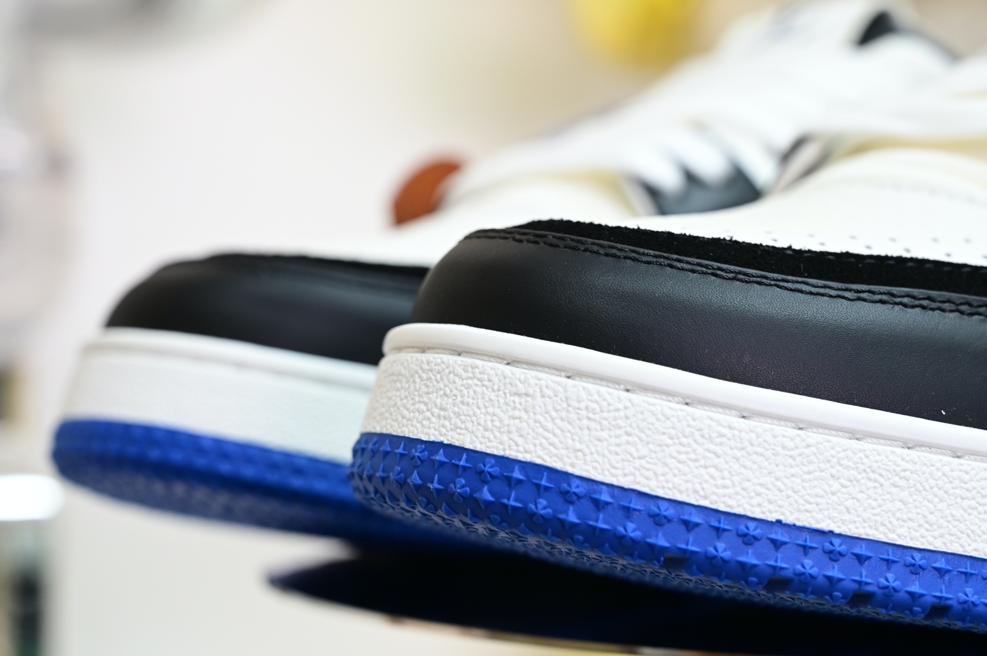 Louis Vuitton  LV   Trainer