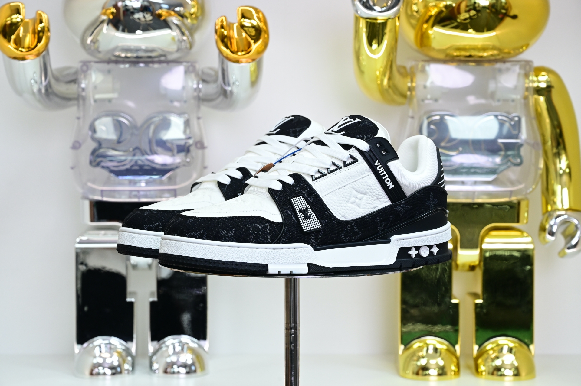 Louis Vuitton  LV   Trainer