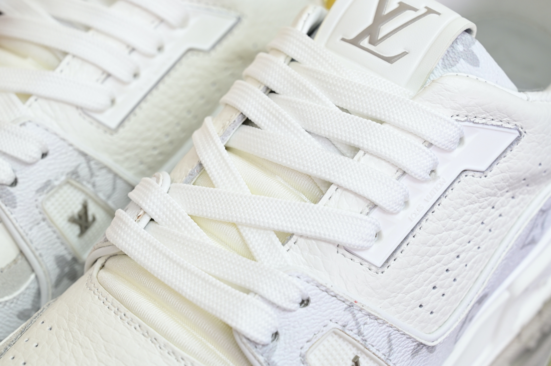 Louis Vuitton  LV  Trainer