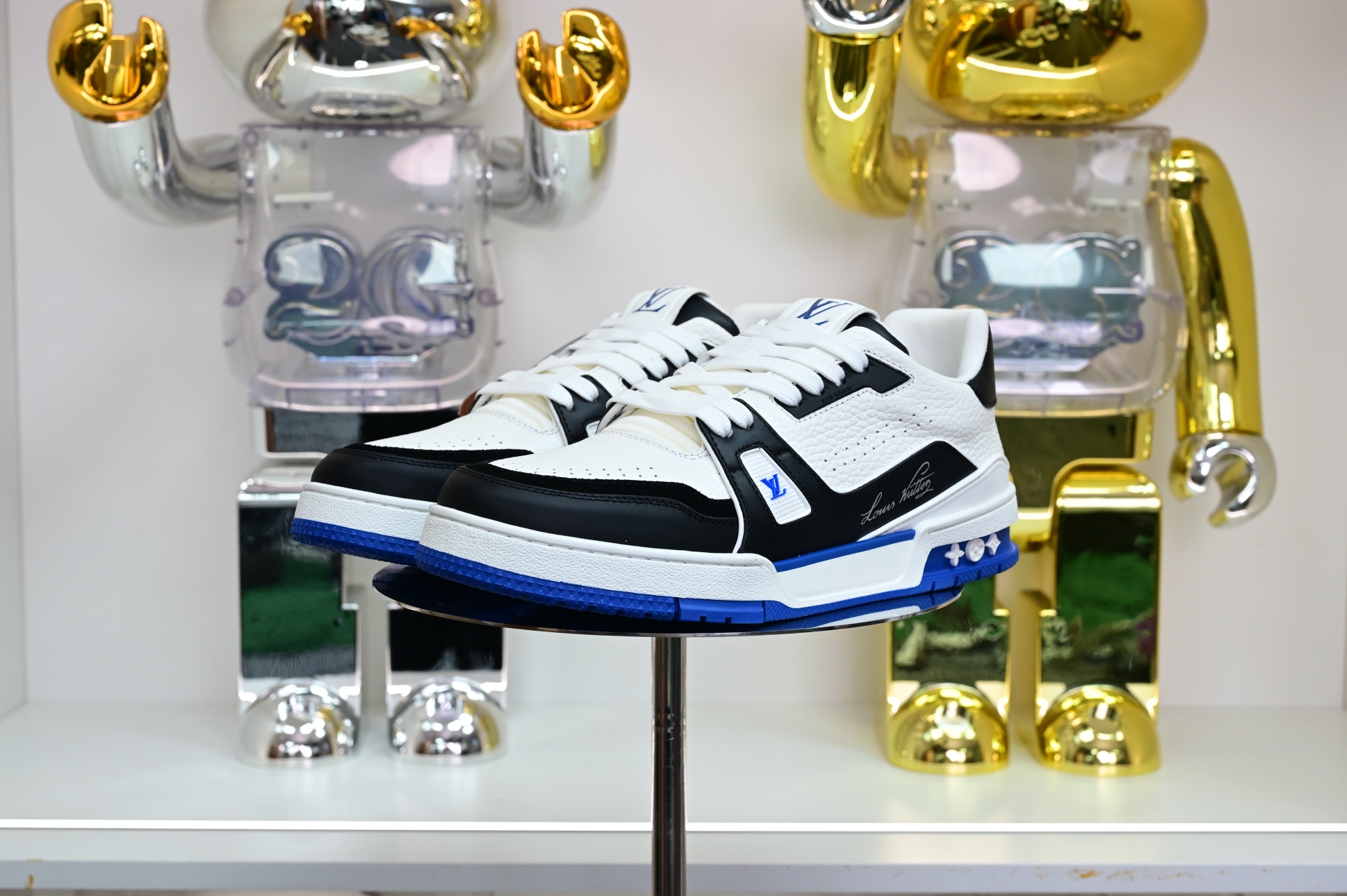 Louis Vuitton  LV   Trainer