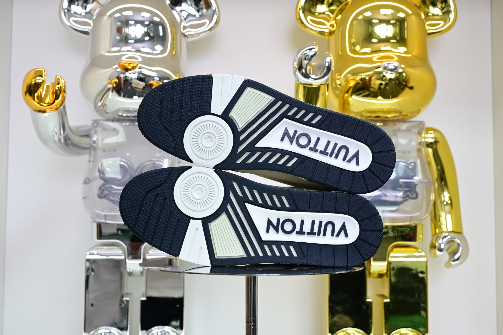 Louis Vuitton  LV   Trainer