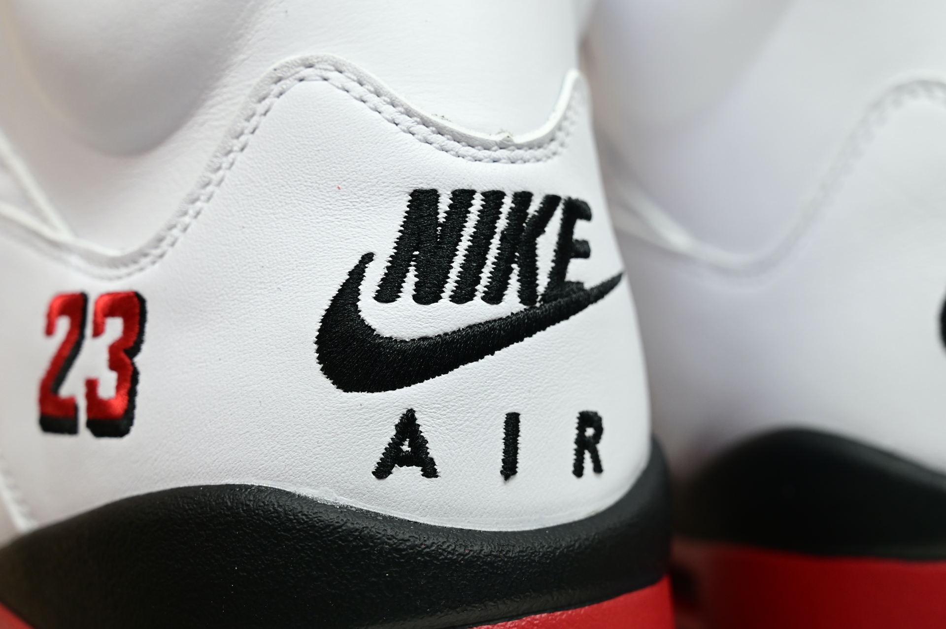 Air Jordan 5 Fire Red“Black Tongue”  HQ7978-101