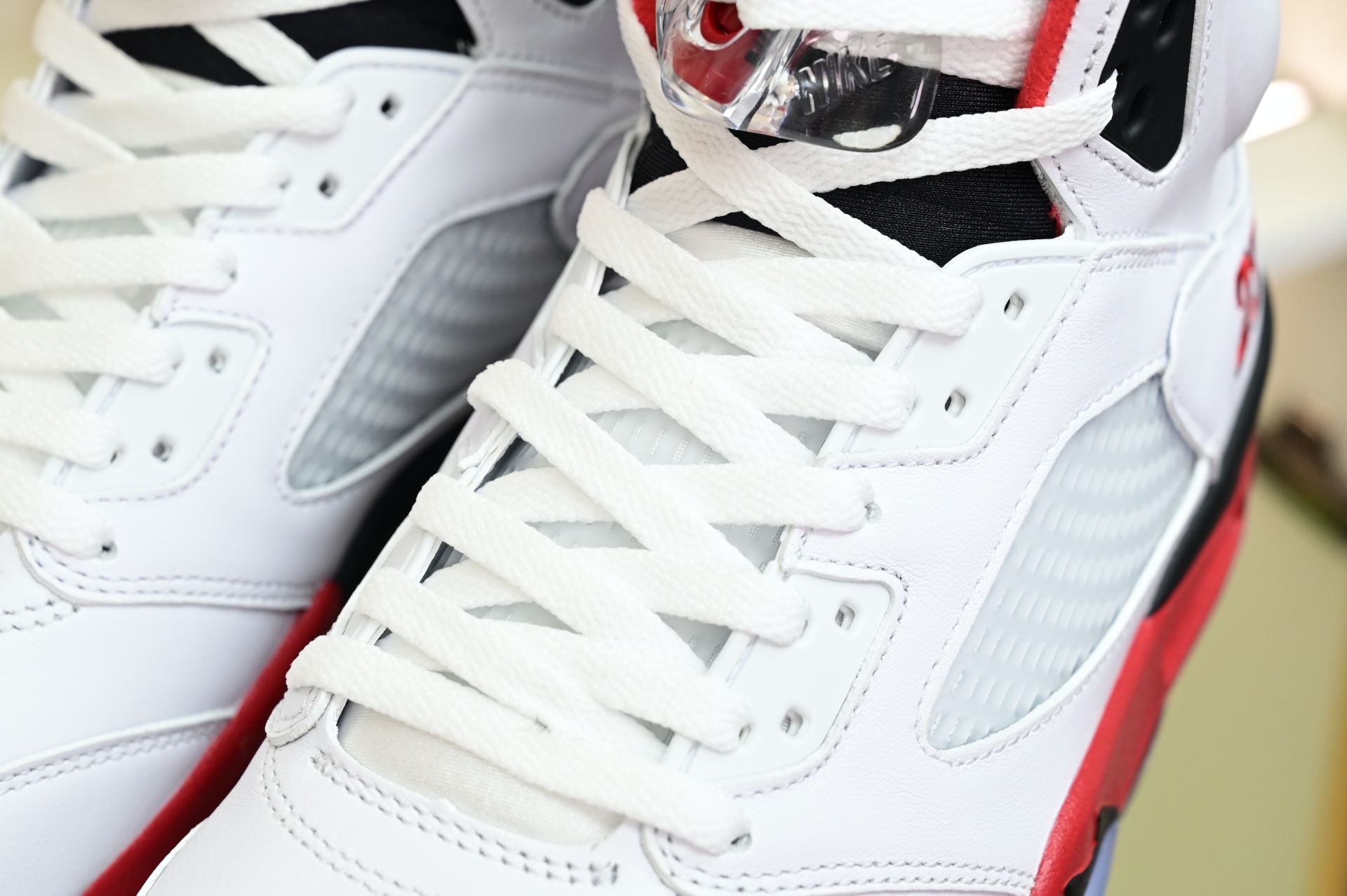 Air Jordan 5 Fire Red“Black Tongue”  HQ7978-101