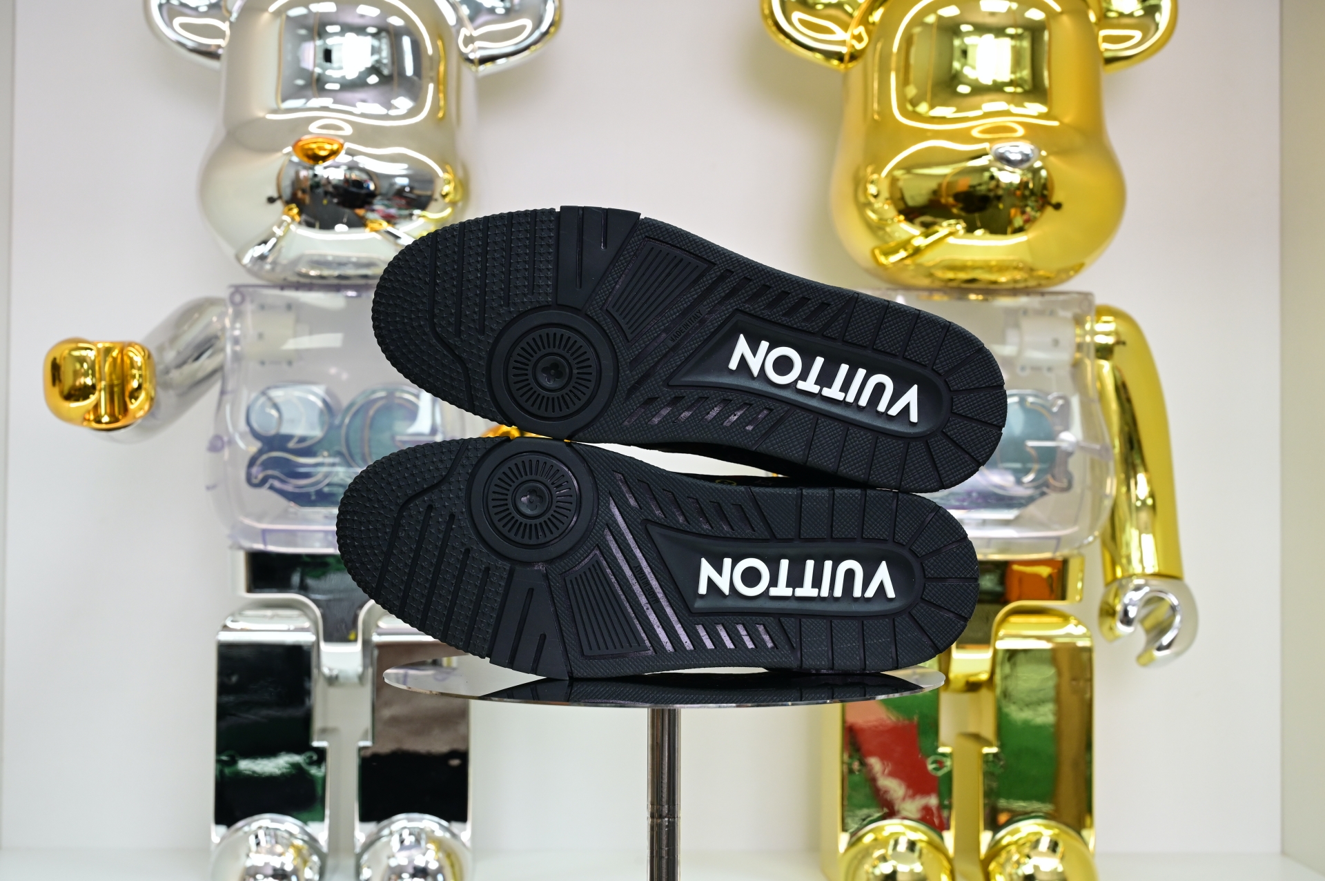 Takashi Murakami x Louis Vuitton  LV  Trainer