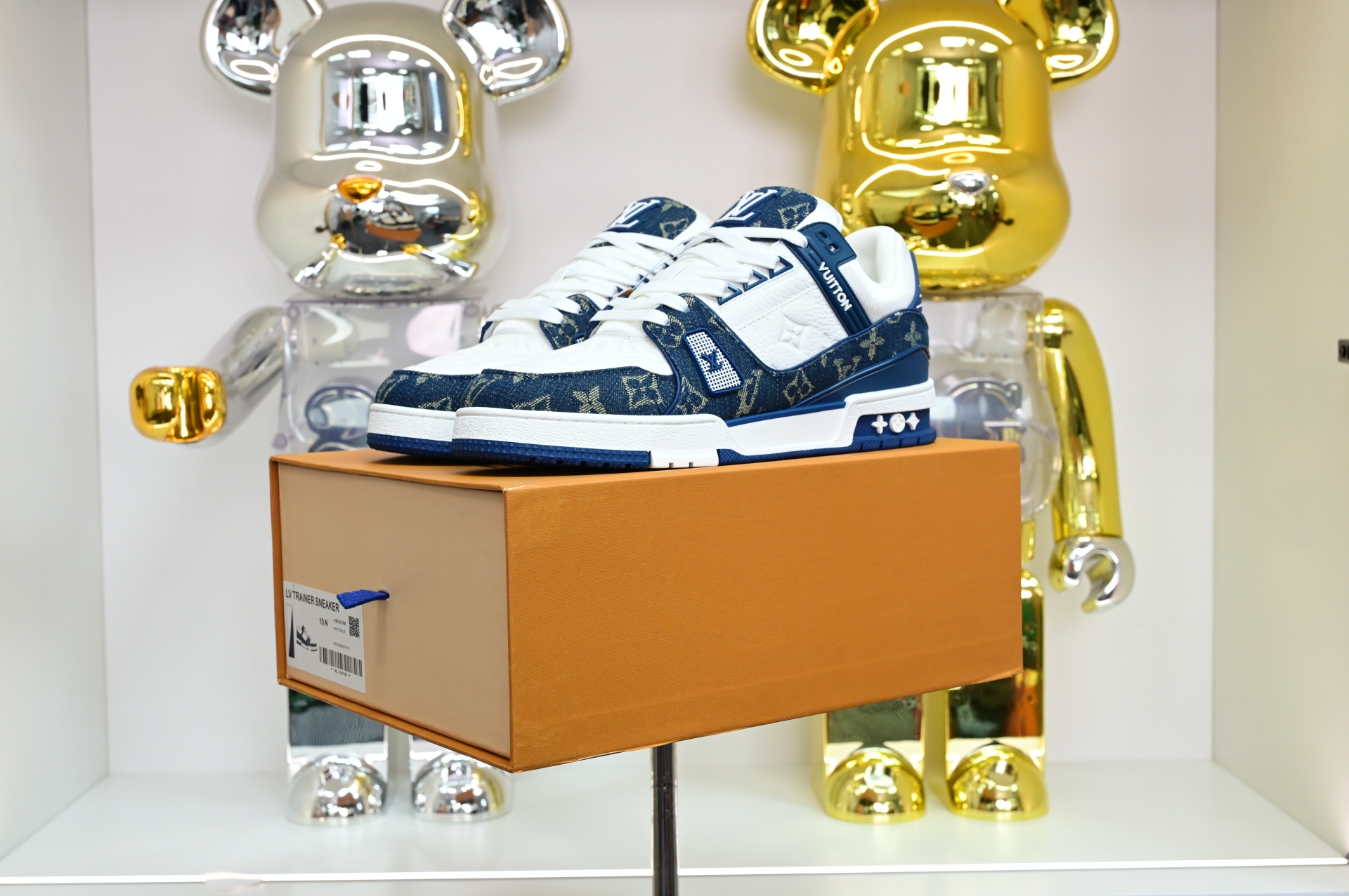 Louis Vuitton  LV    Trainer