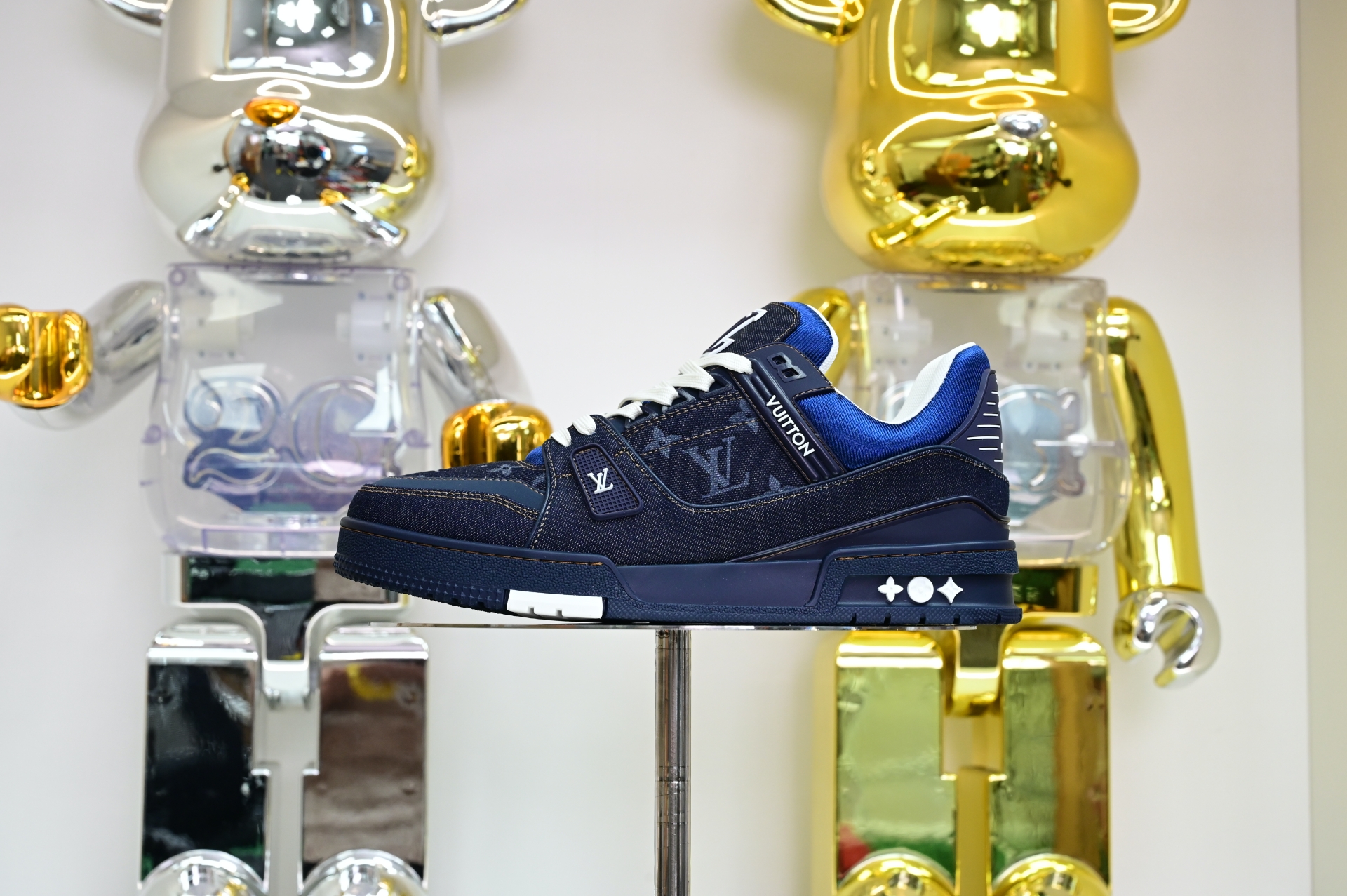 Louis Vuitton  LV   Trainer