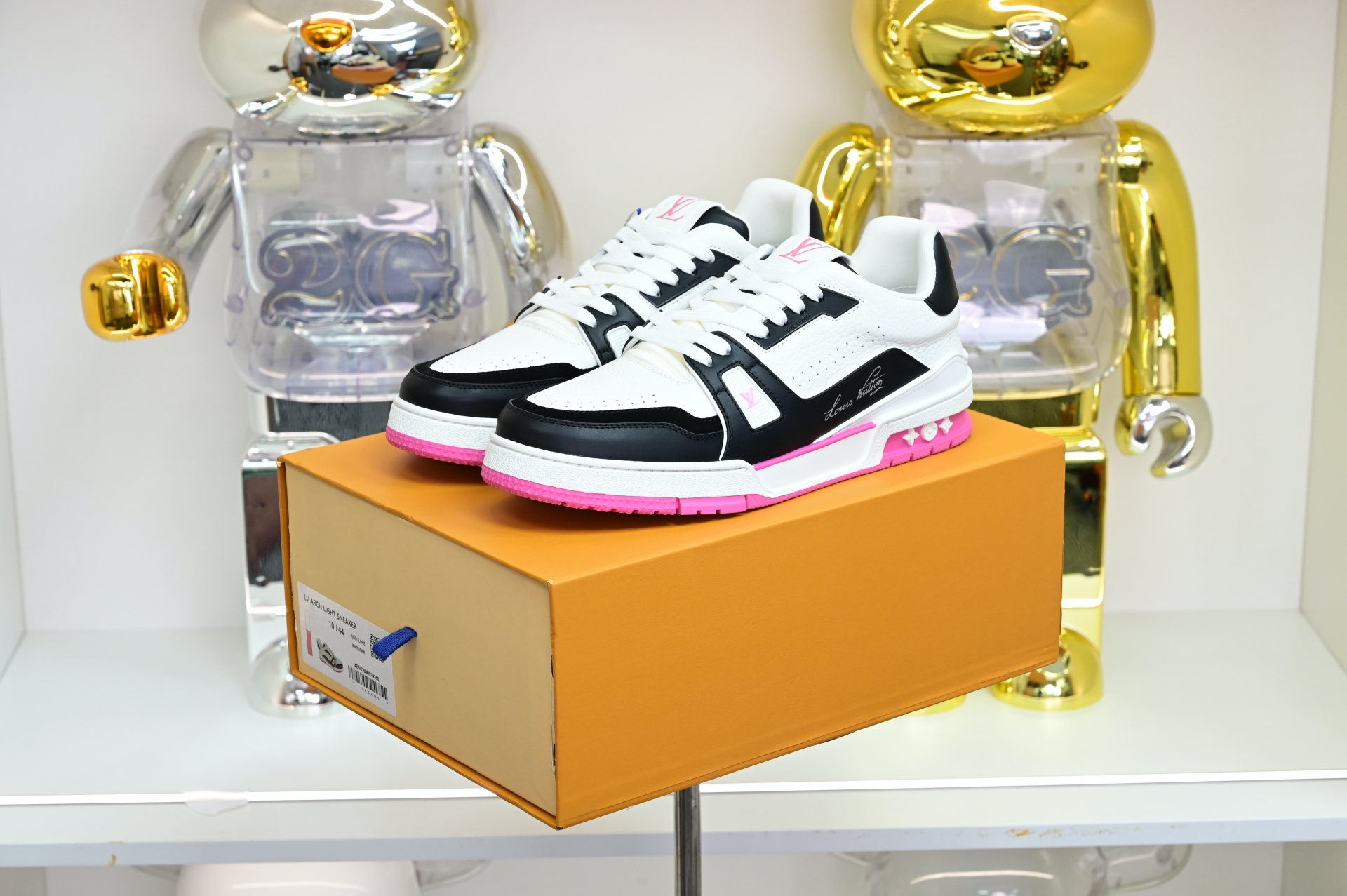 Louis Vuitton  LV   Trainer