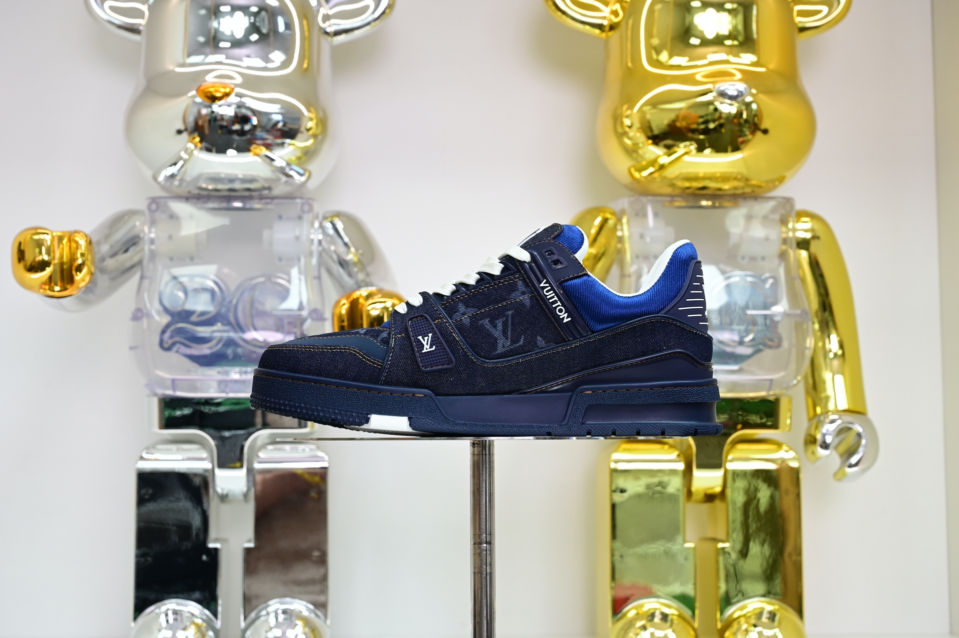 Louis Vuitton  LV   Trainer