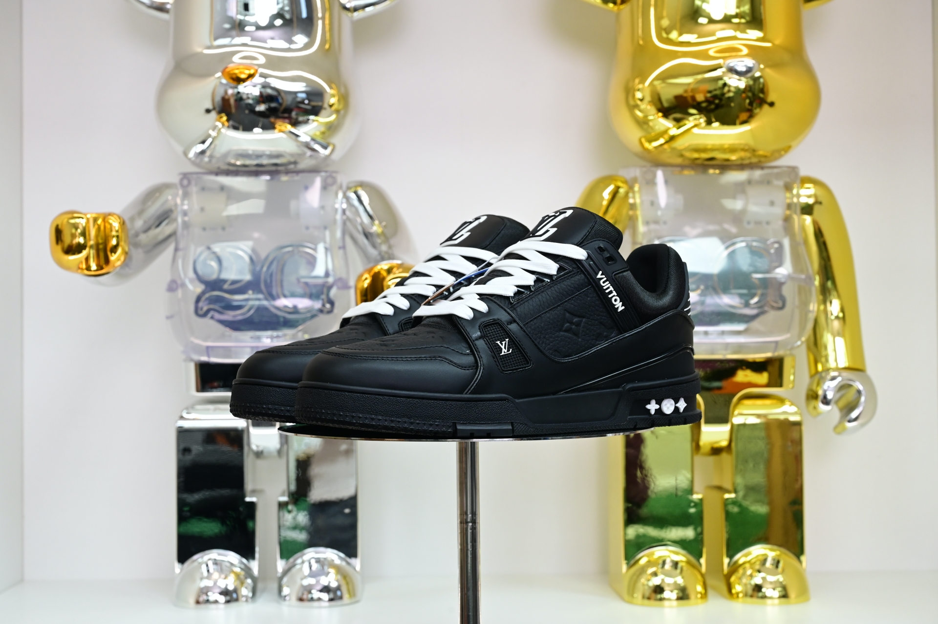 Louis Vuitton  LV   Trainer